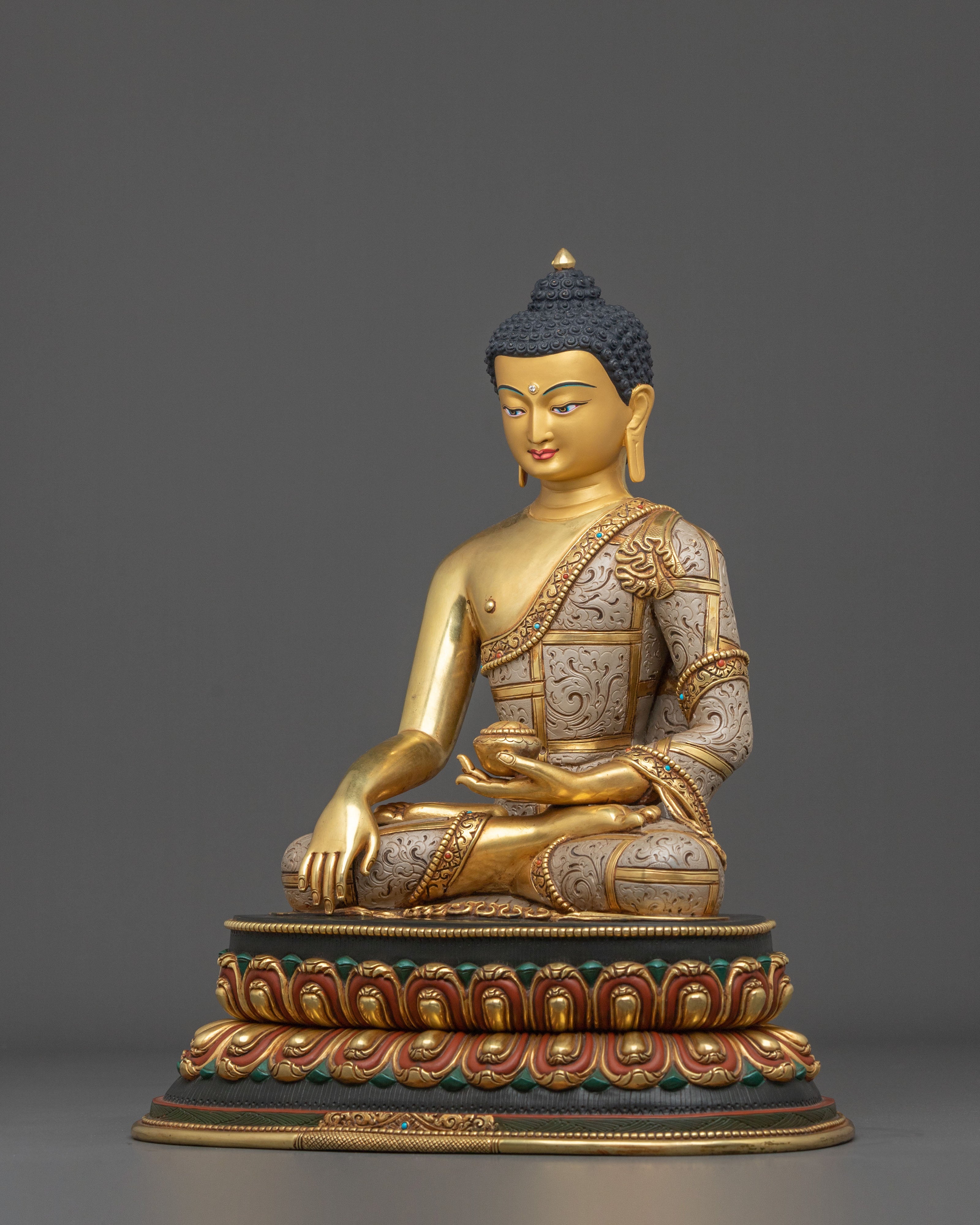 Shakyamuni Buddha Statue: Founder of Dharma