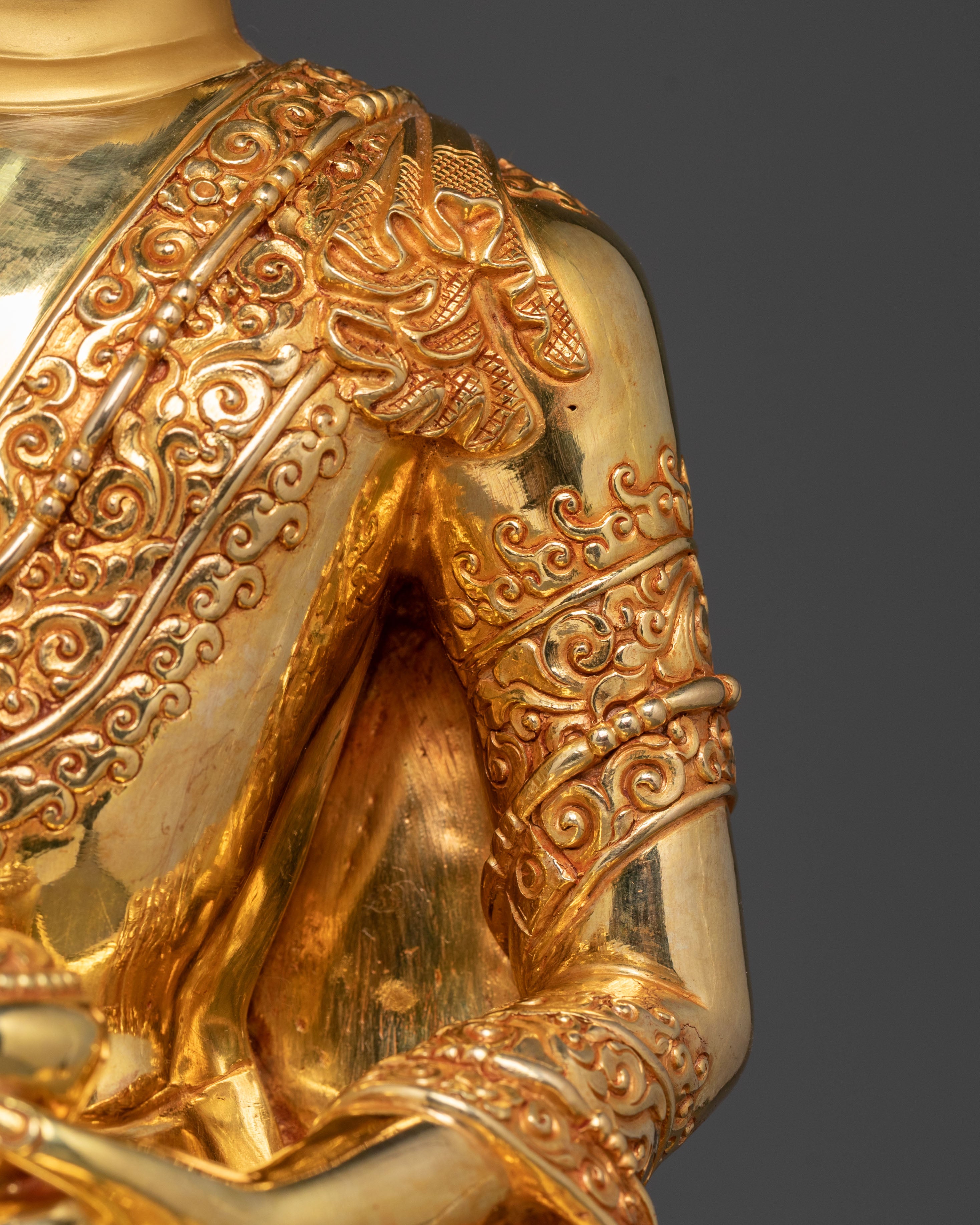 Majestic Shakyamuni Buddha Golden Statue