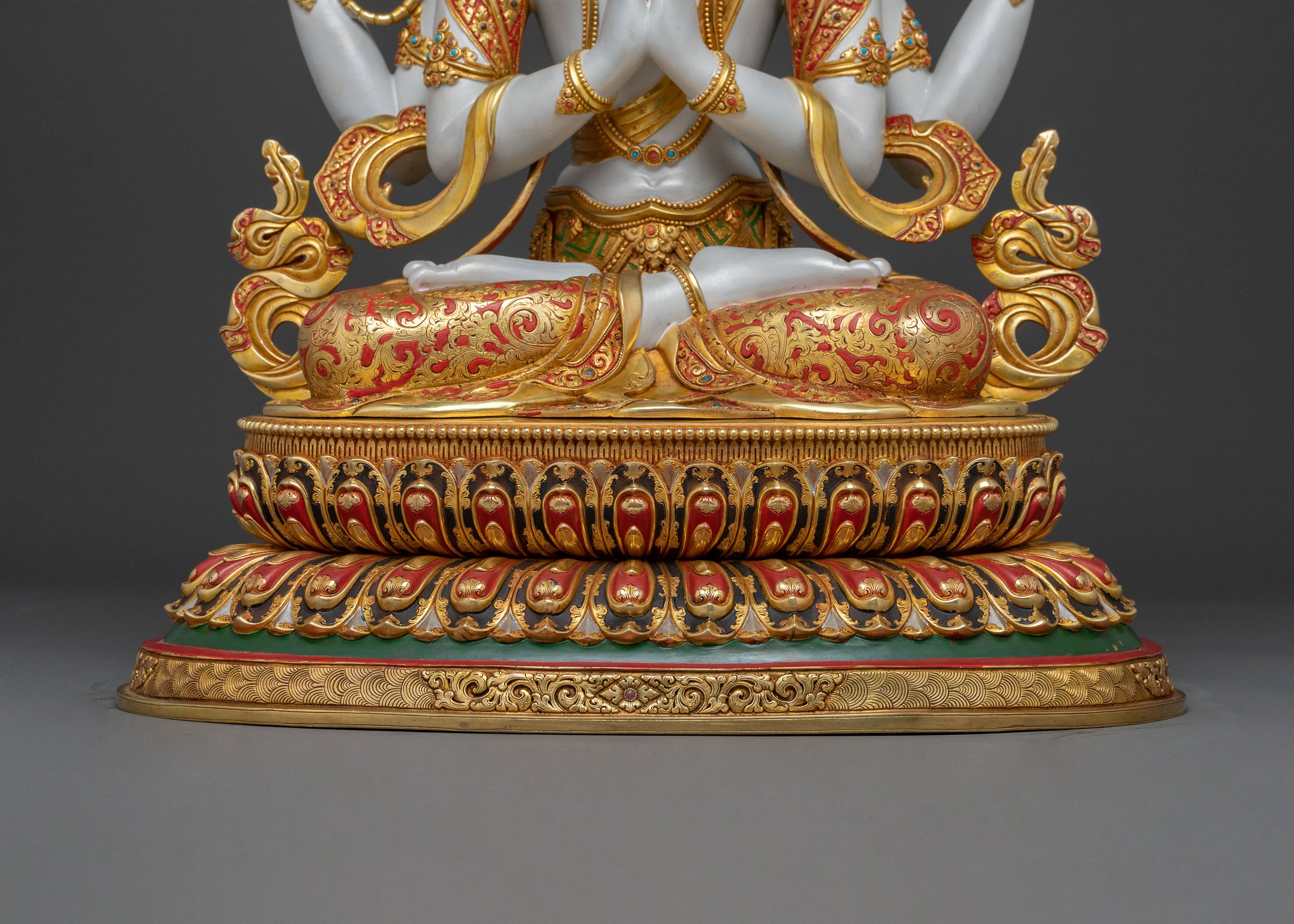 Chenrezig Golden Figurine | Buddhist Meditation Decor