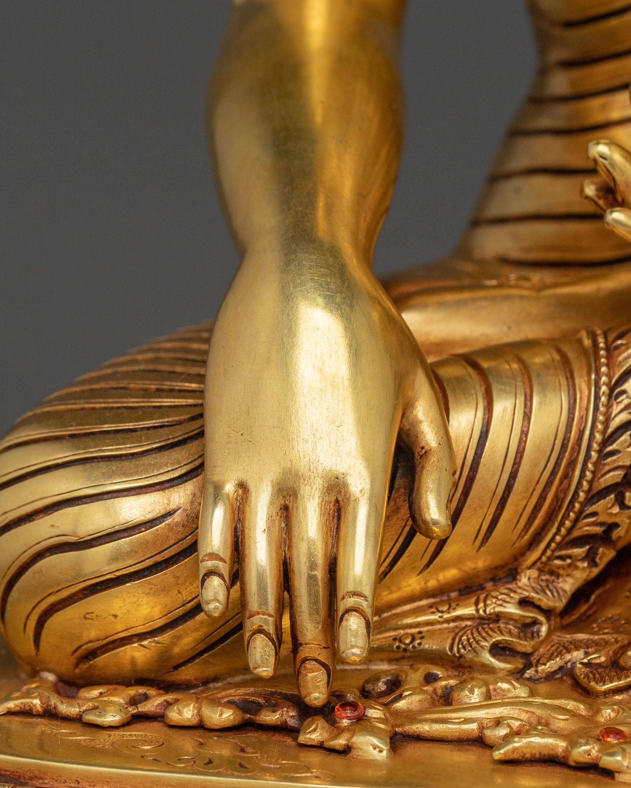 Shakyamuni Buddha Statue Seated on Throne | Enlightened one
