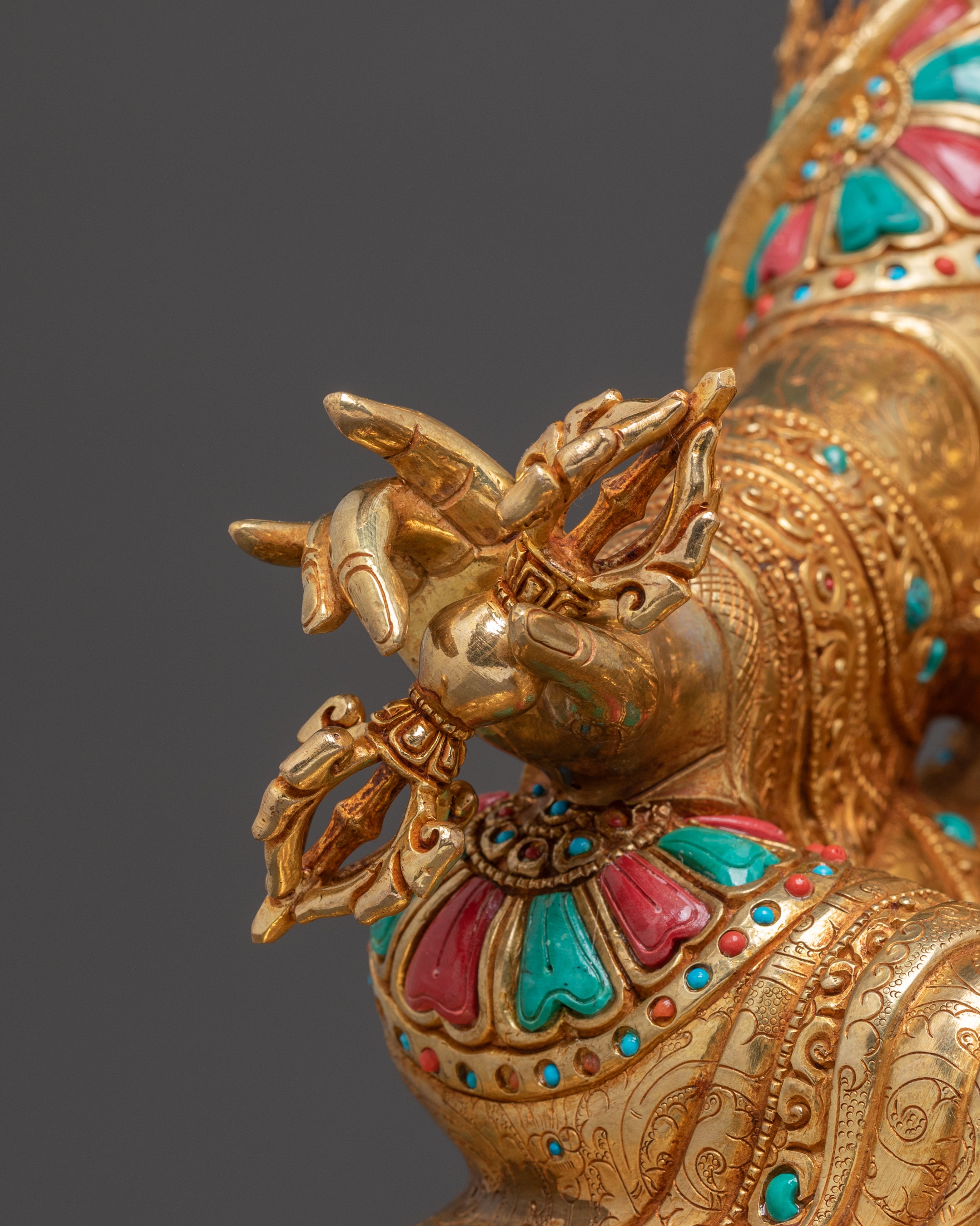 Guru Rinpoche Statue: Revered Vajrayana Master