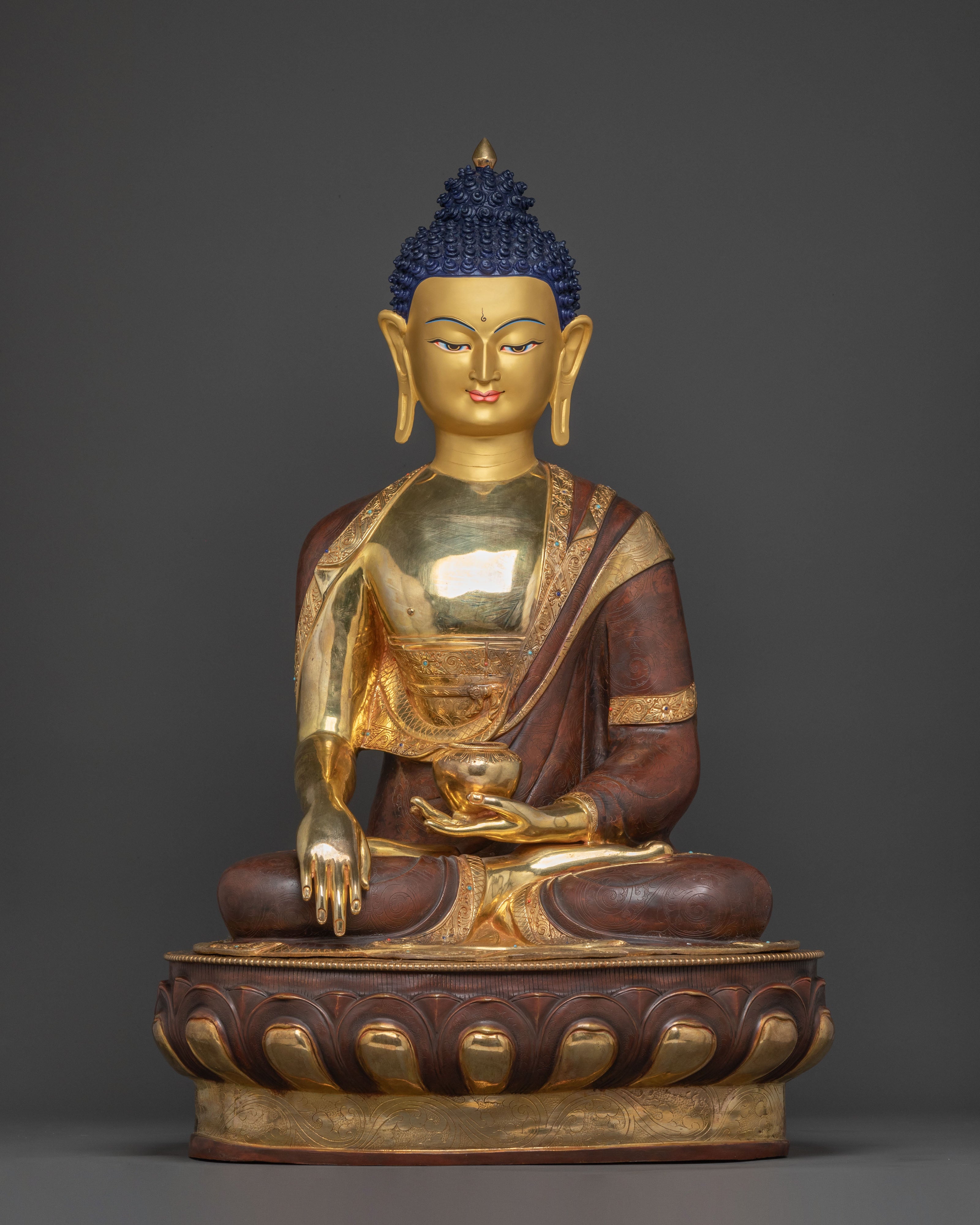 Shakyamuni Buddha Divine Statue - Handcrafted Gilded Copper Statue