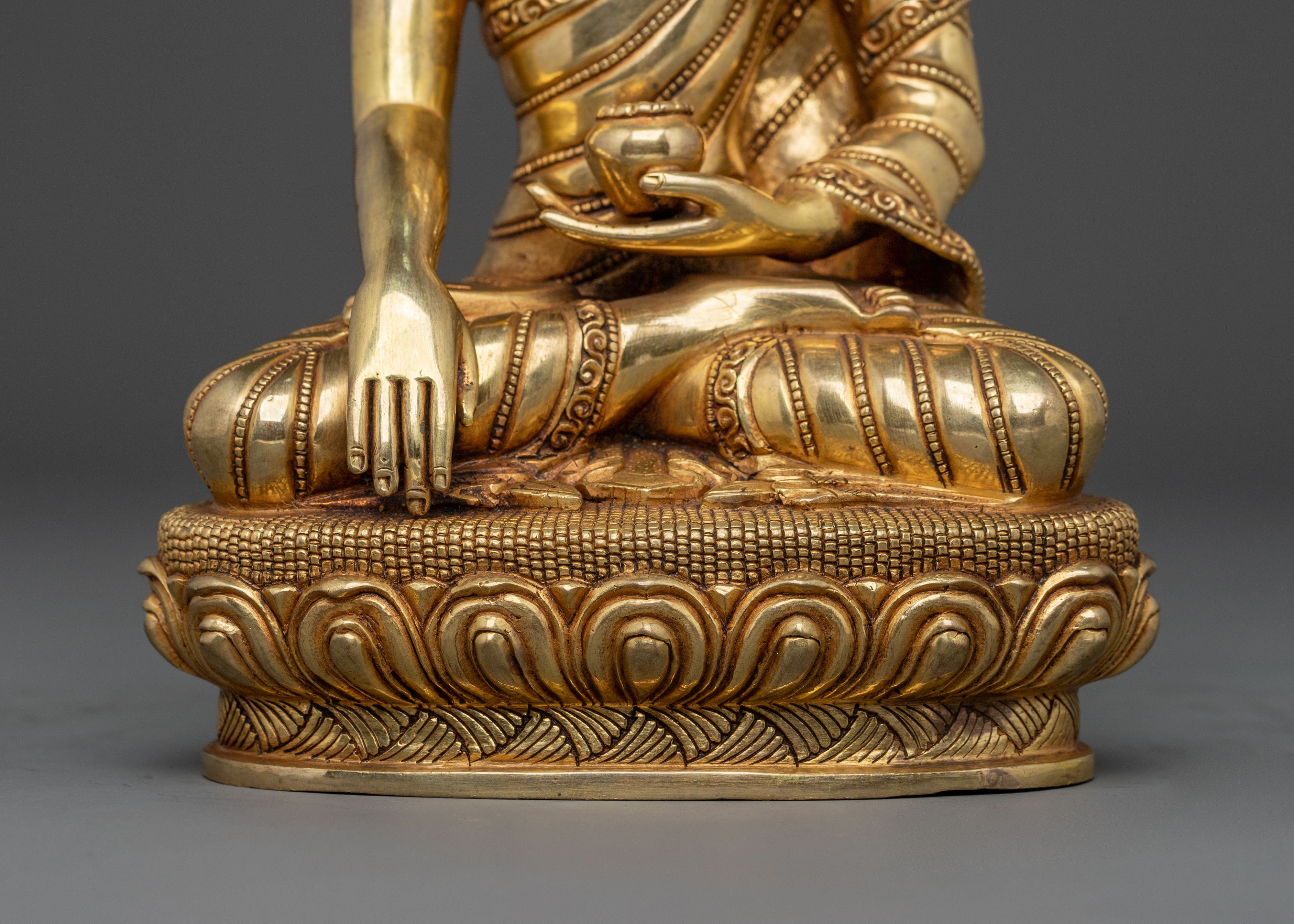 Shakyamuni Buddha Statue | Serene Idol