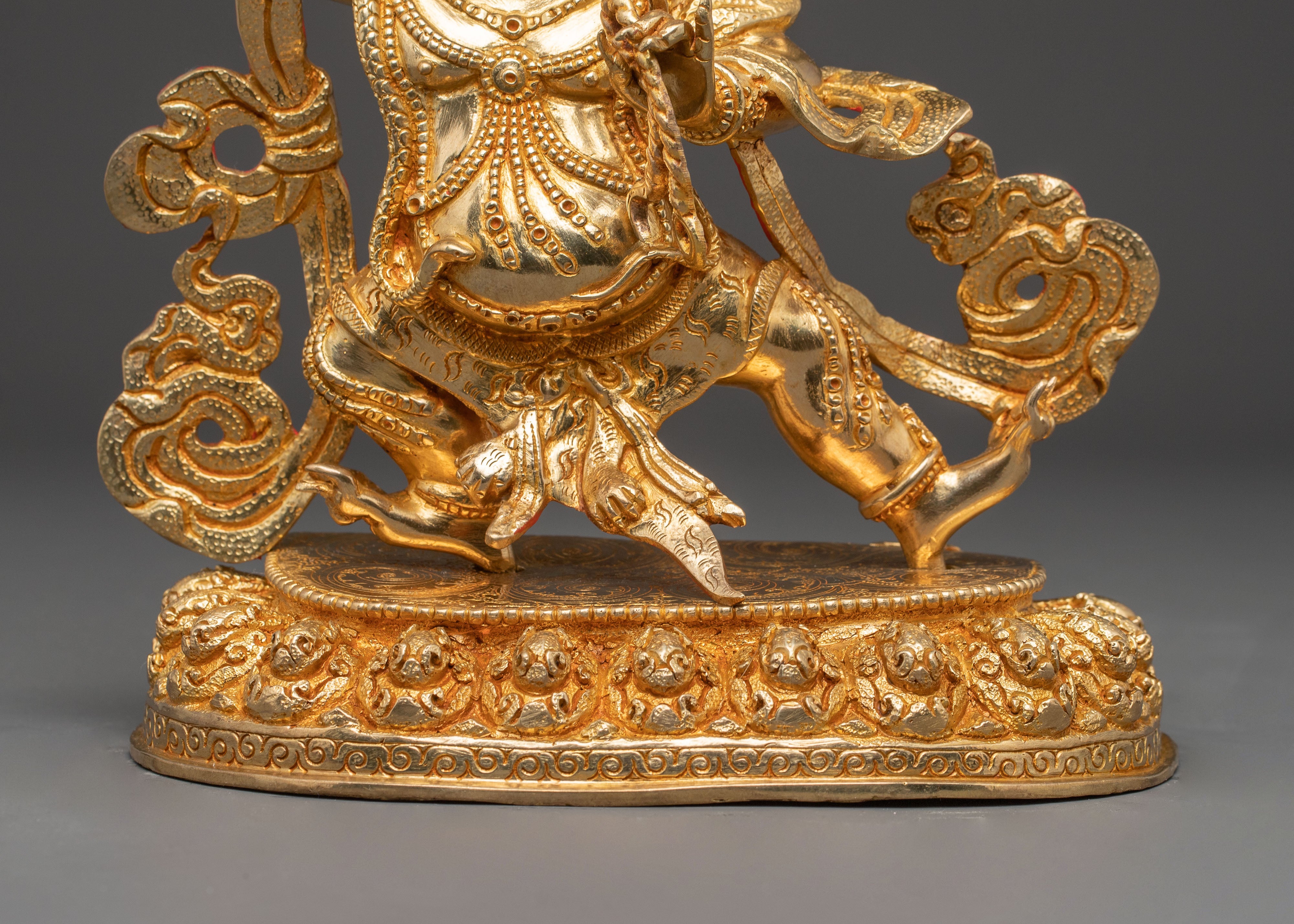 Handcrafted Vajrapani Statue: Protector of All Buddhas