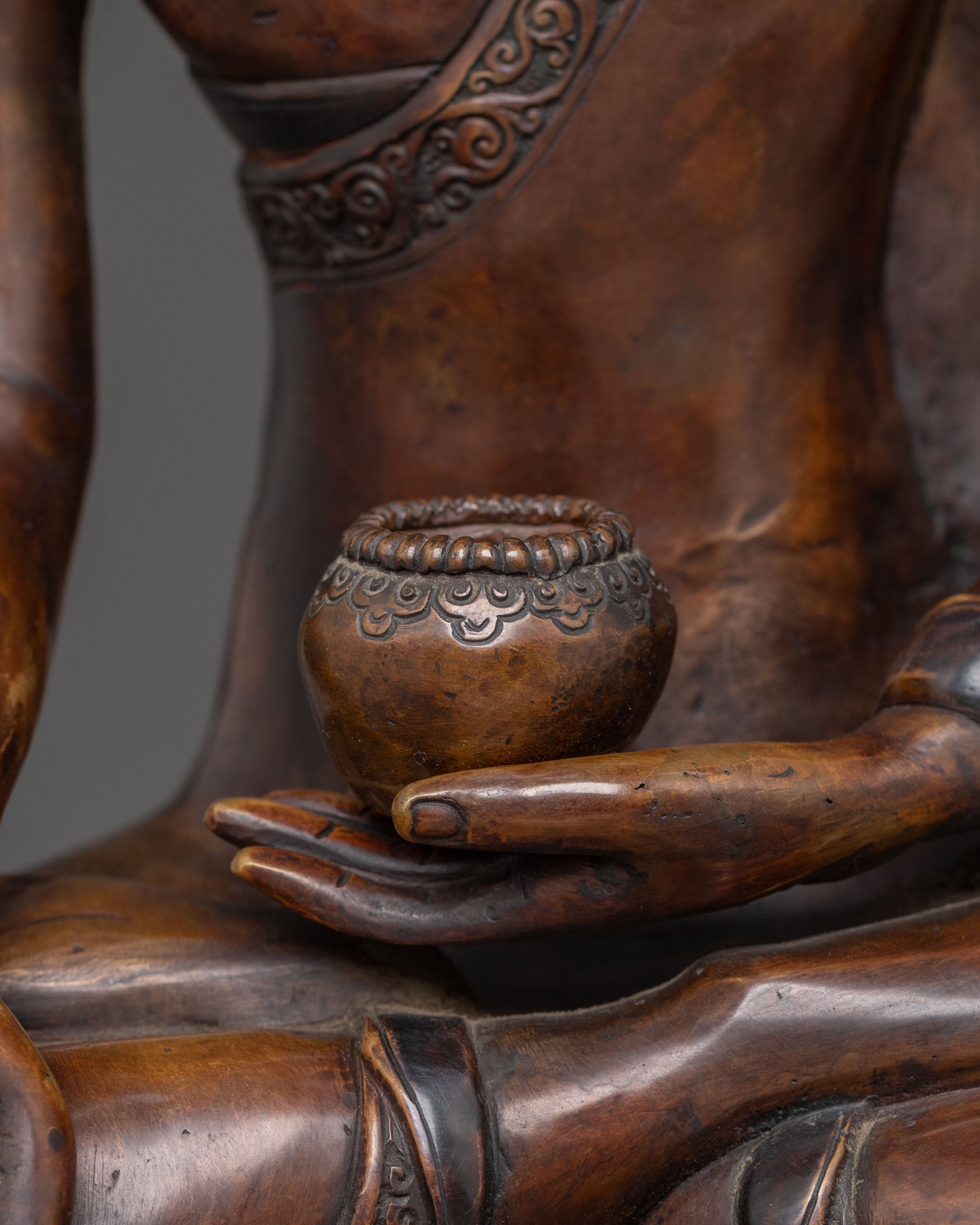 Crown Shakyamuni Buddha Statue on Throne for Rituals
