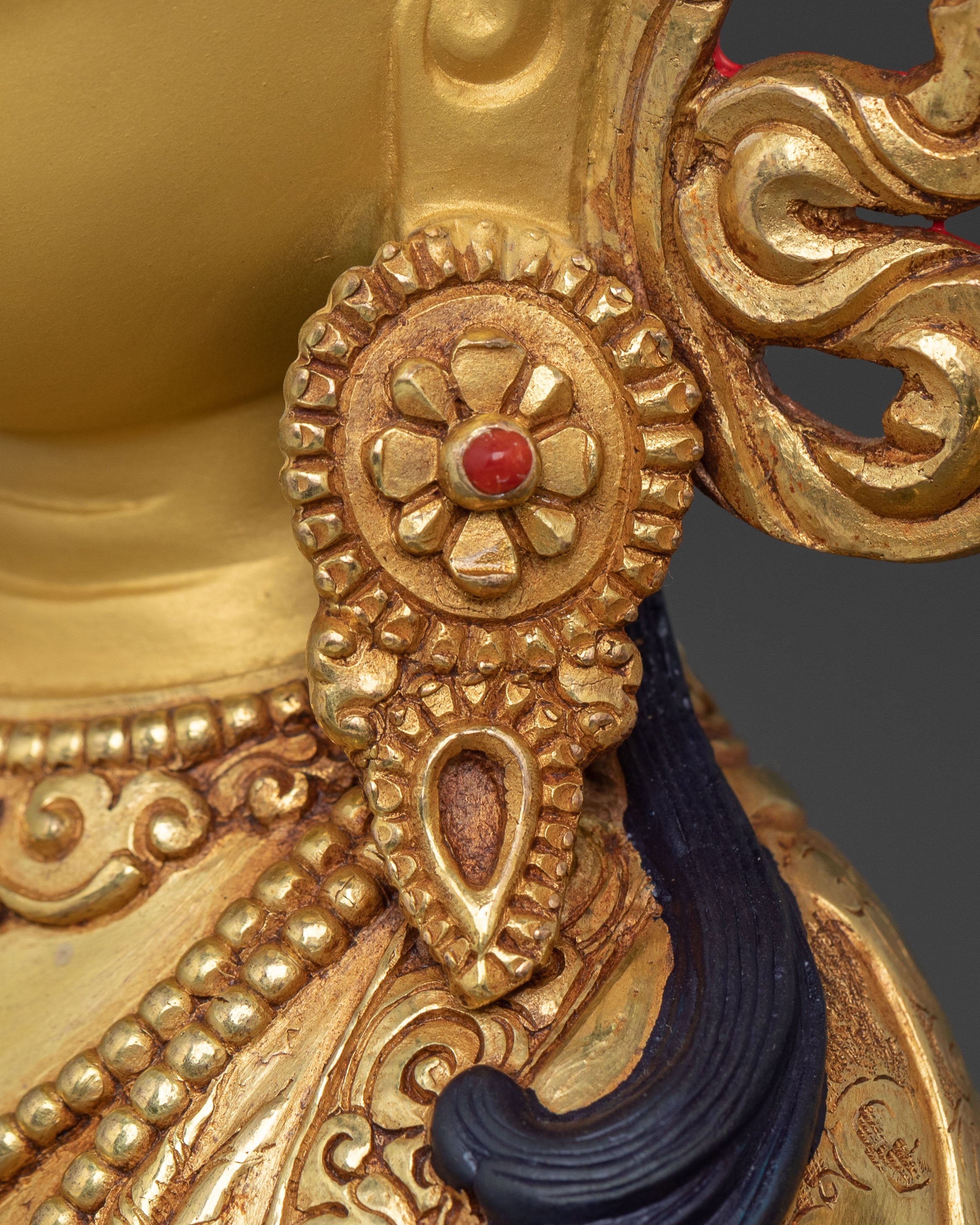 Chenrezig Statue: Four Armed Bodhisattva