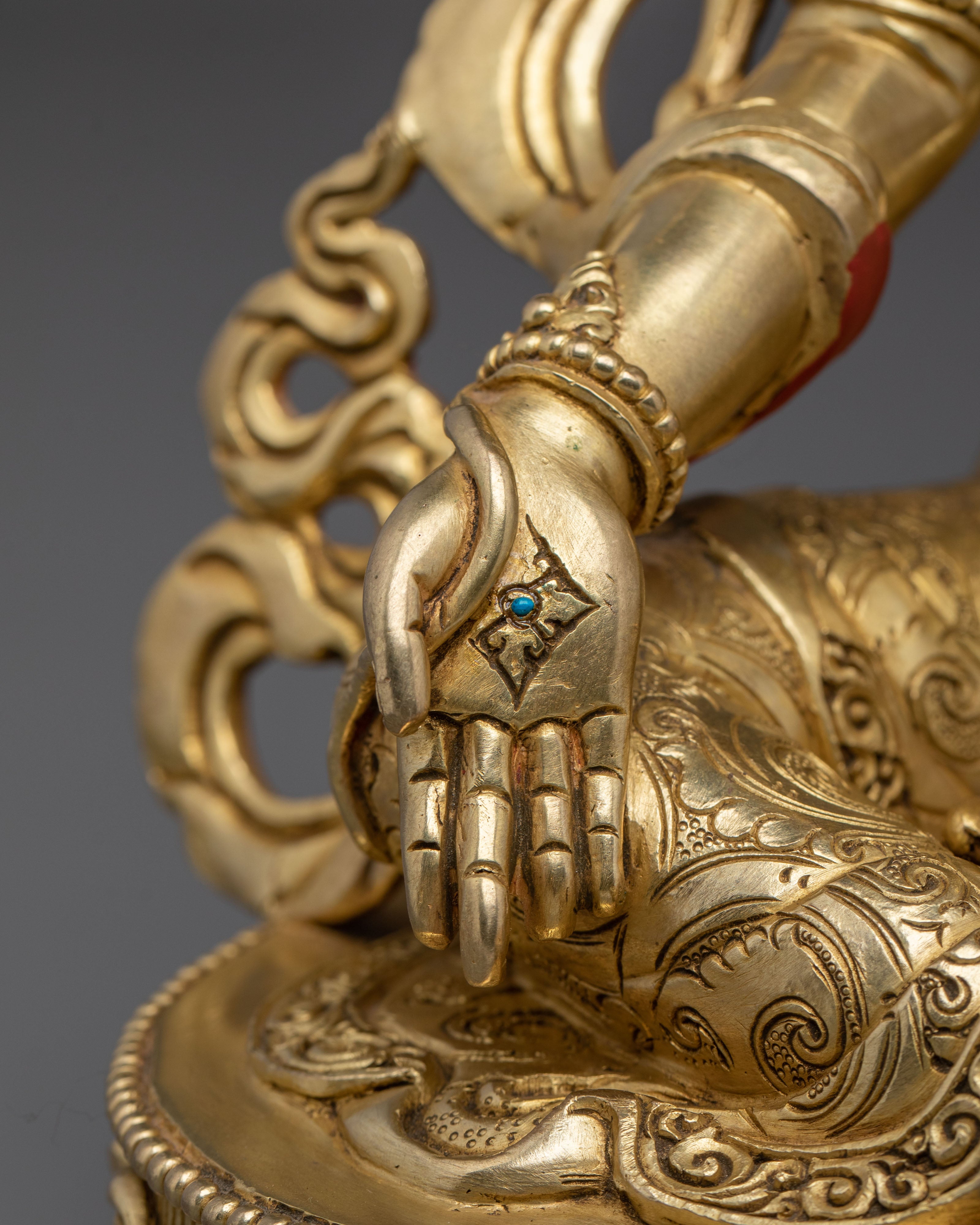 Green Tara Statue: Embodiment of Fearless Compassion