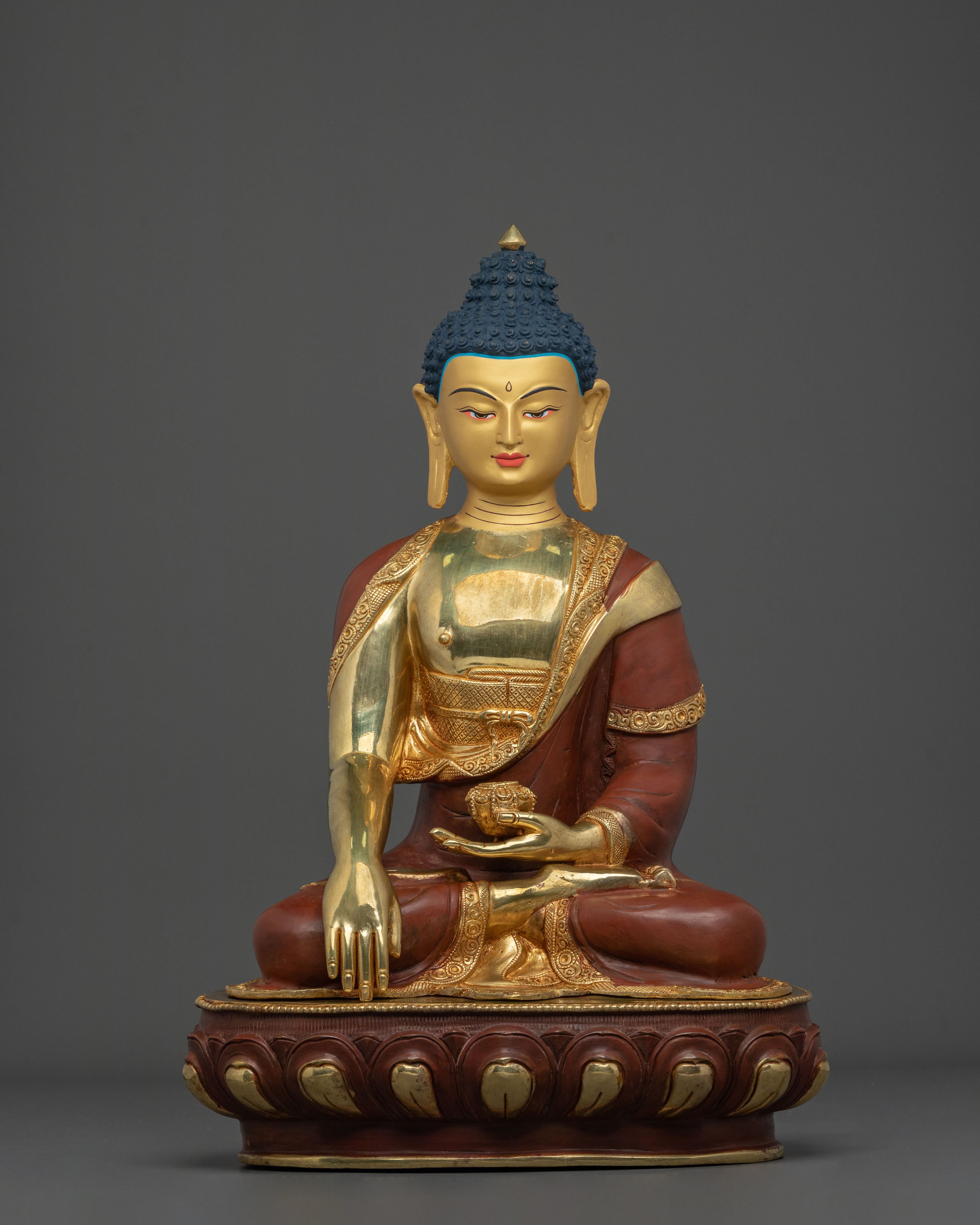 Serene Shakyamuni Buddha Sculpture for Meditation