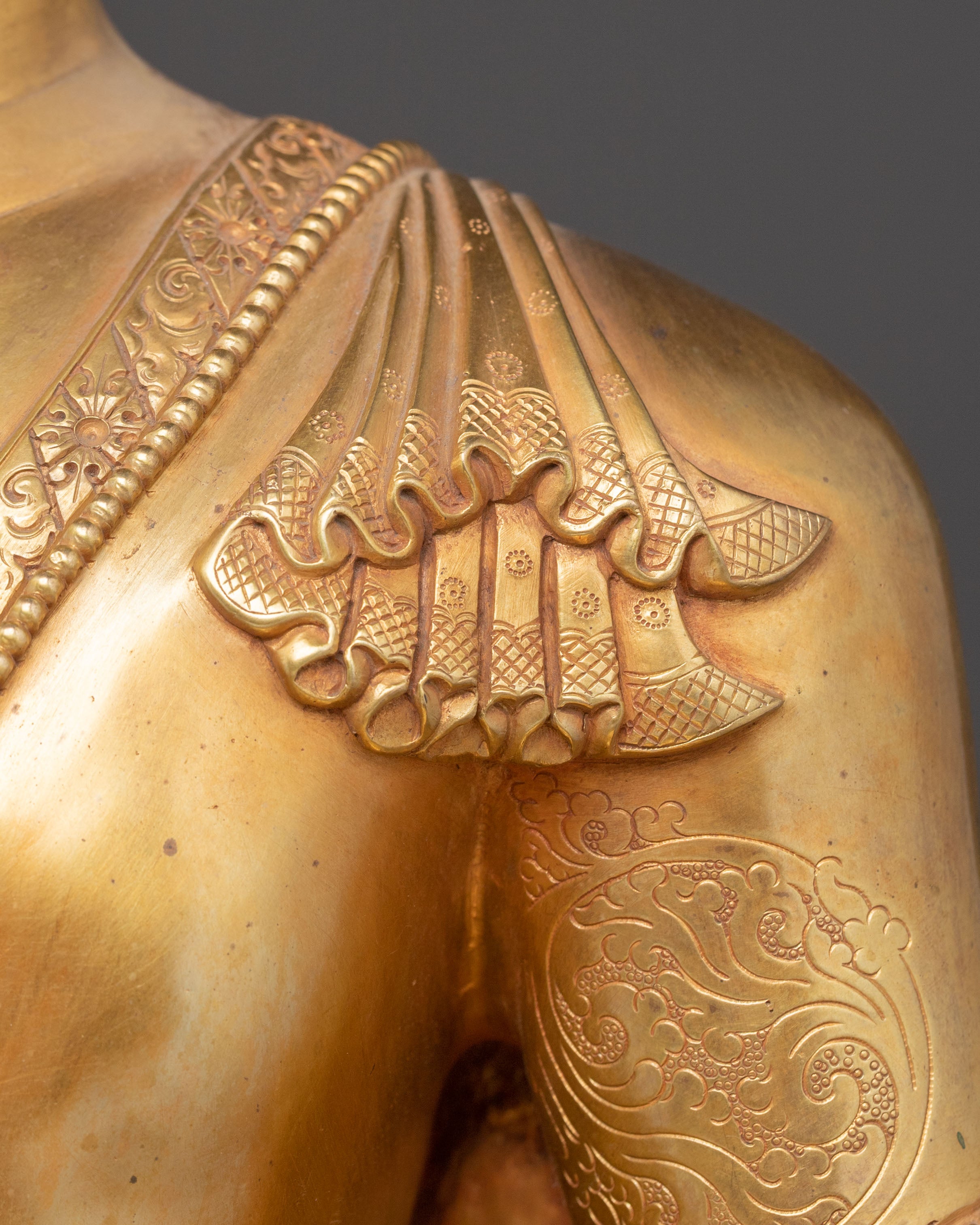 Shakyamuni Buddha Statue: Symbol of Wisdom and Compassion