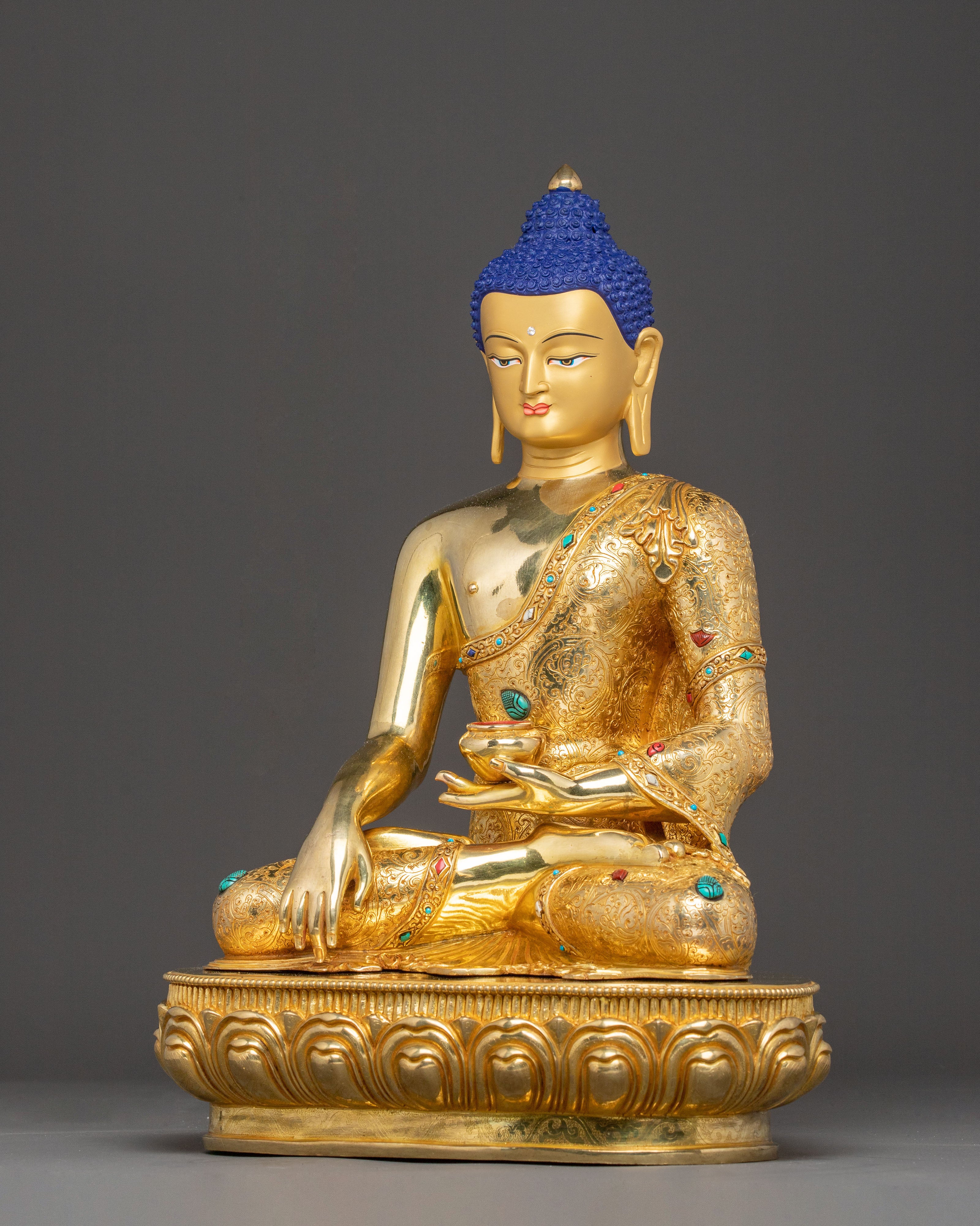 Shakyamuni Buddha Sculpture | A Beacon of Enlightenment and Serenity