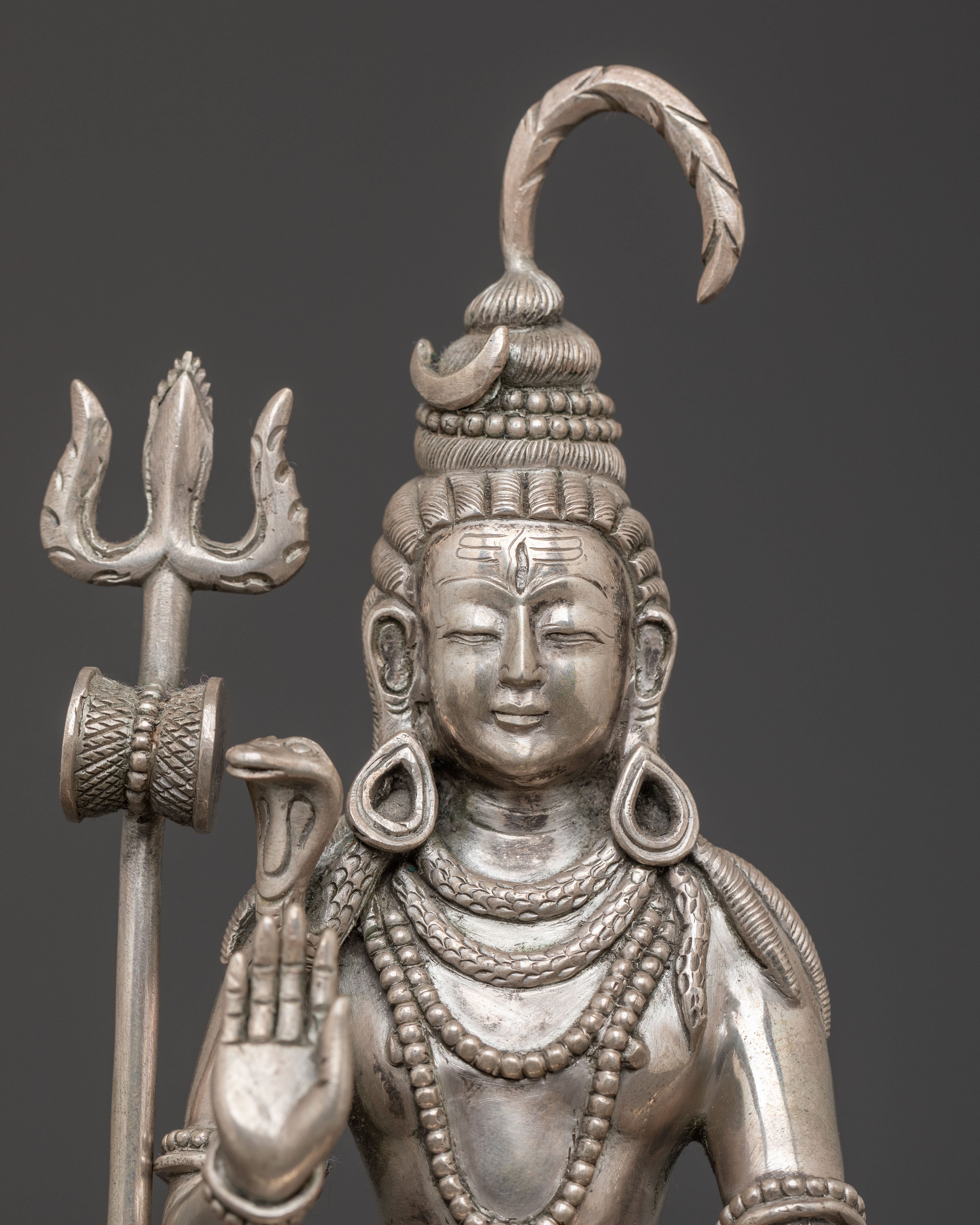 Shiva Meditation Statue – Exquisite Silver Artistry