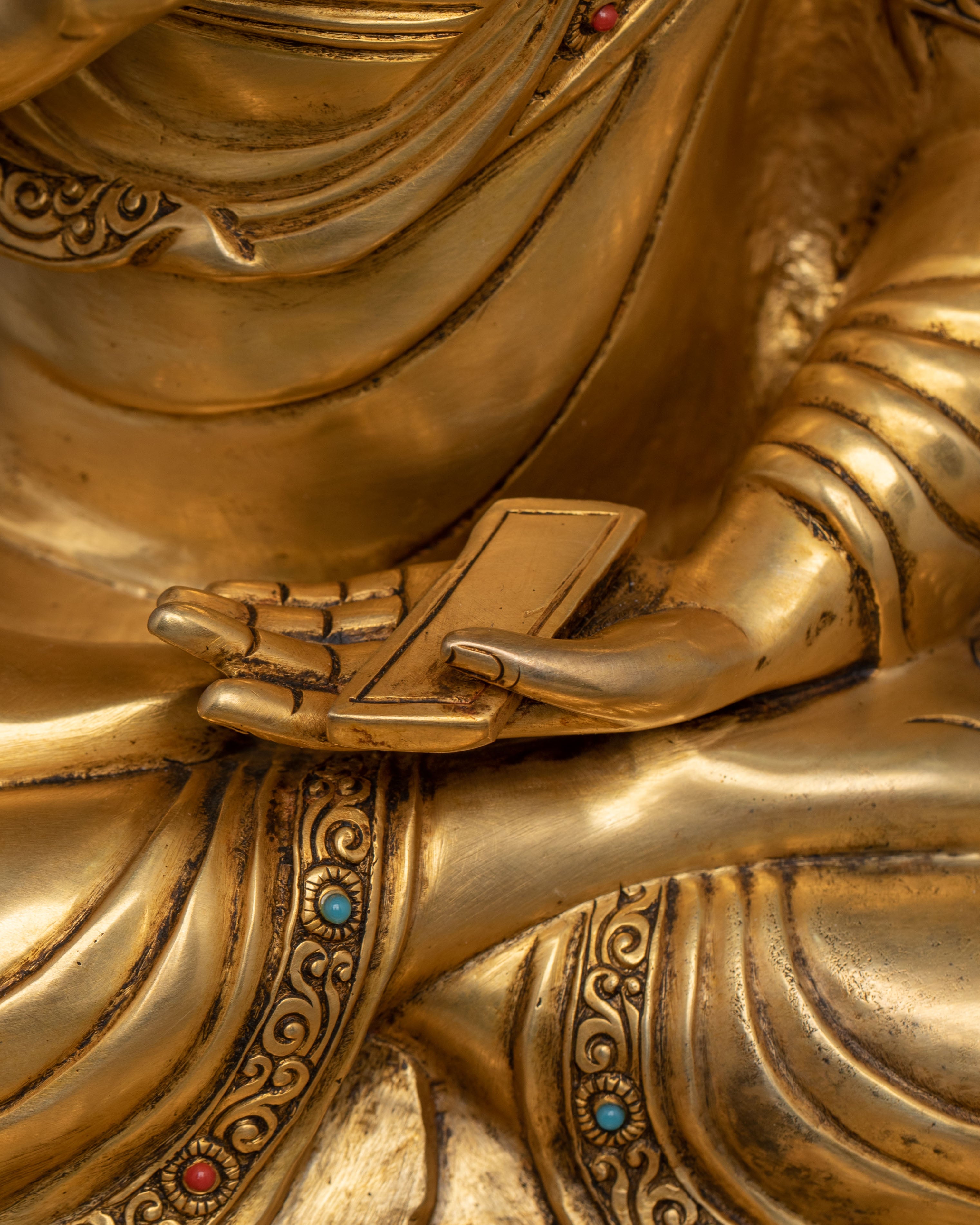 Tsongkhapa Statue with Disciples: Symbol of Wisdom