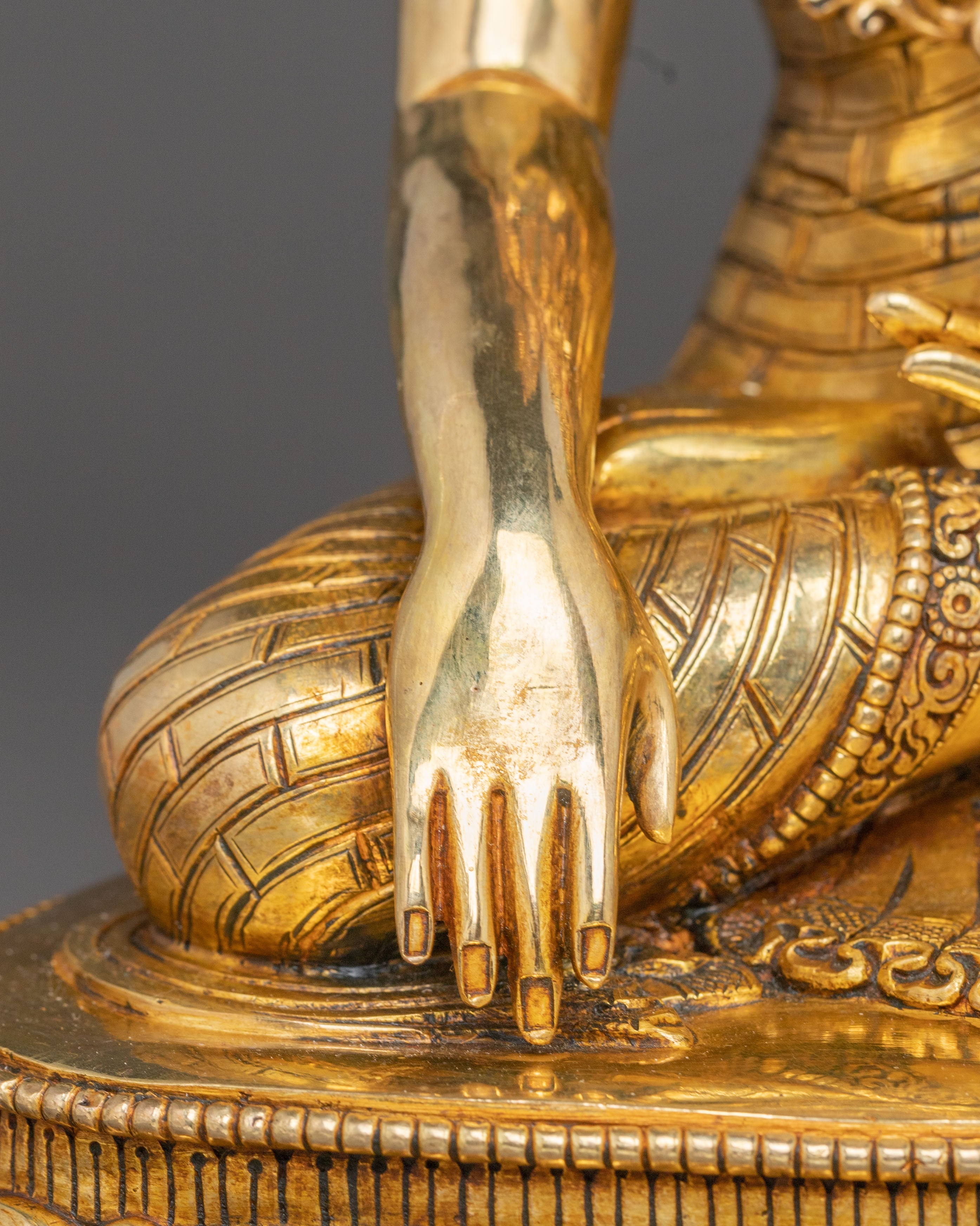 Statue Of Crowned Buddha Shakyamuni | Enlightened Dharma King