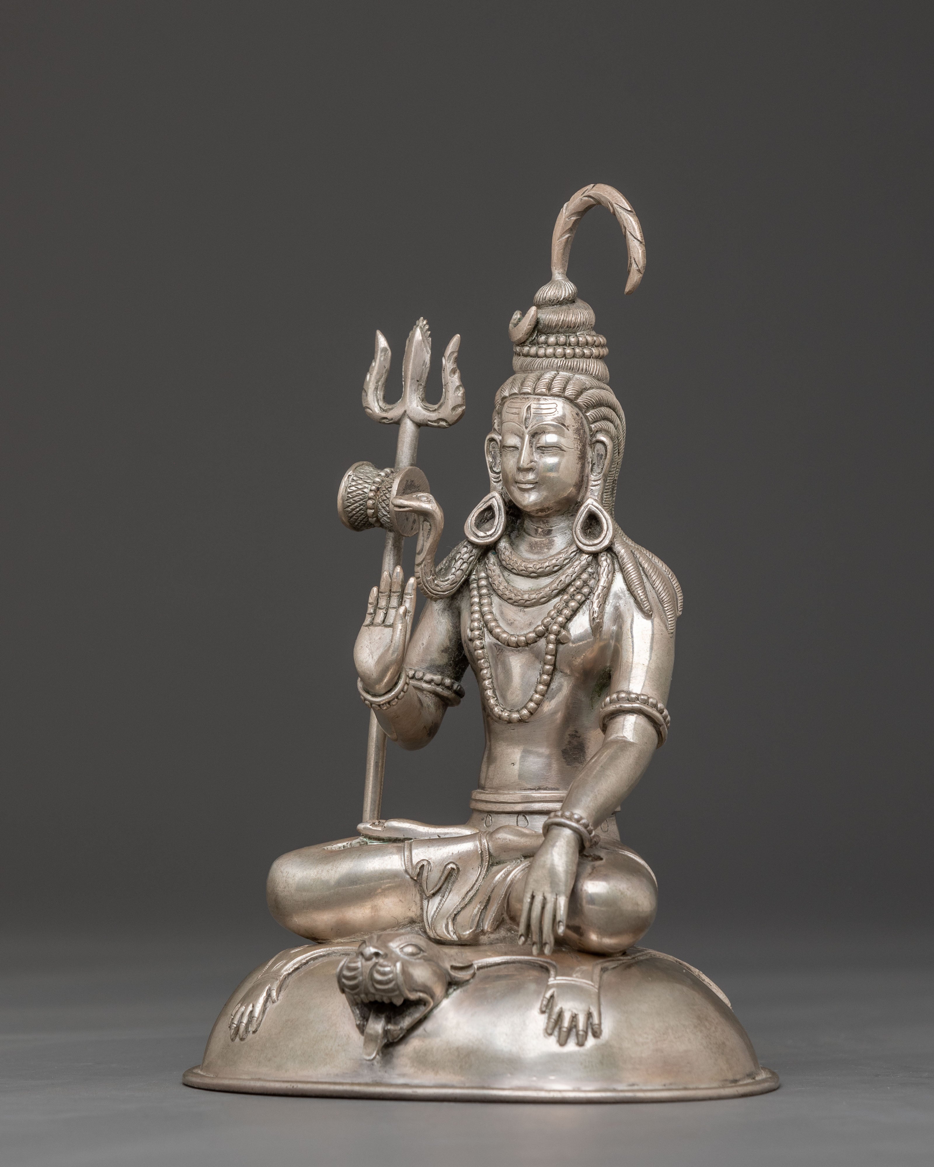 Shiva Meditation Statue – Exquisite Silver Artistry