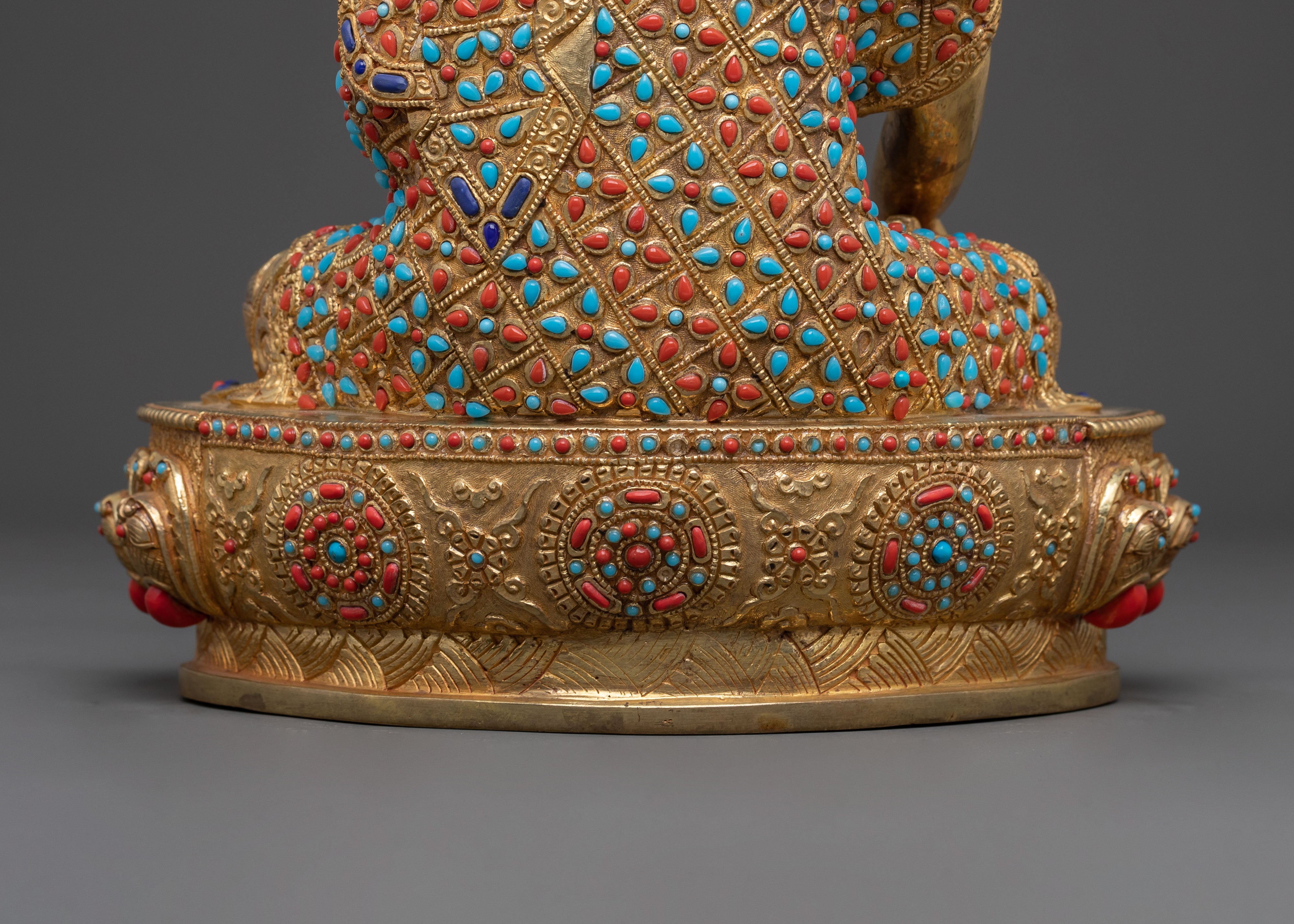 Shakyamuni Buddha Sacred Statue: Buddhist Decor
