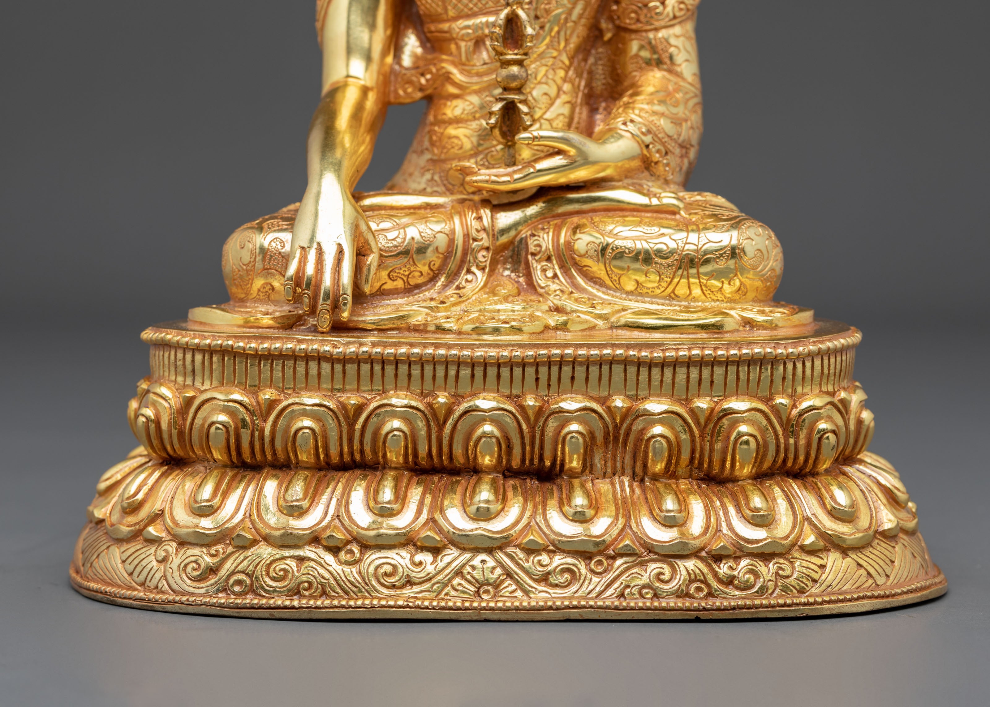 Mitrugpa Golden Figurine: Serene Radiance