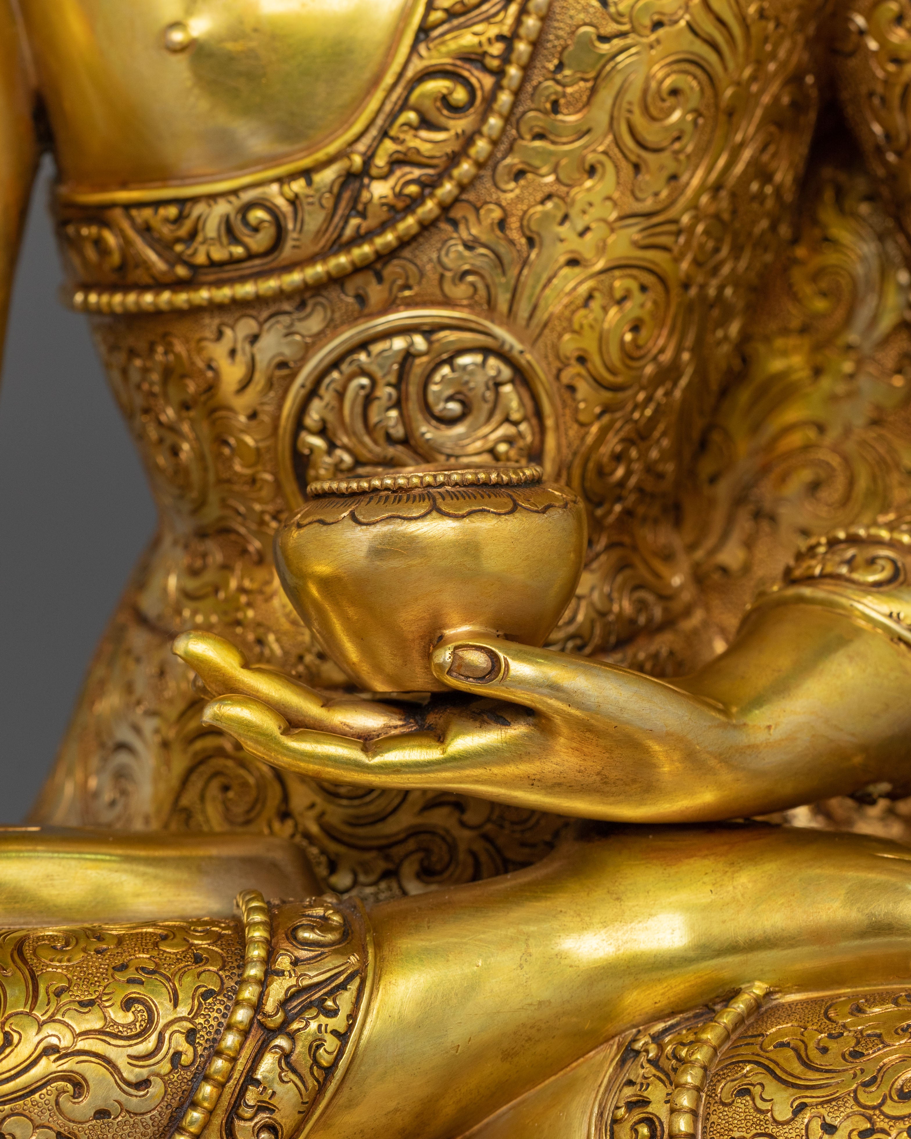 Shakyamuni Buddha Divine Figurine for Altar