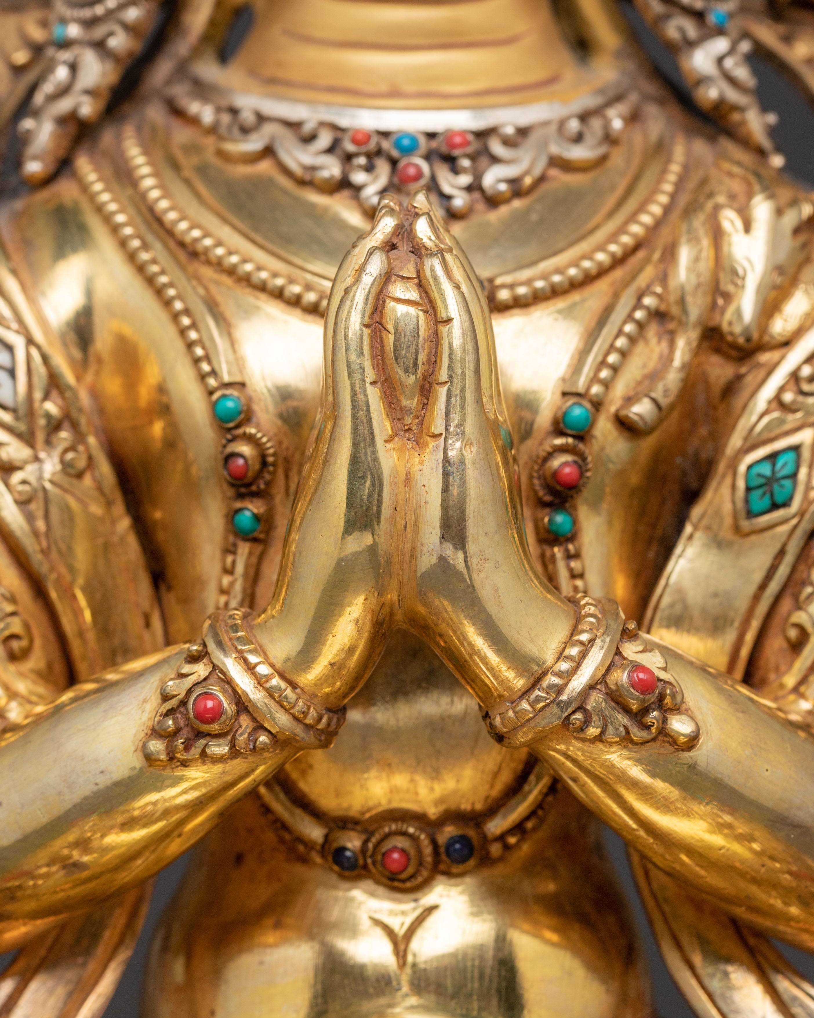 Copper Chenrezig Divine Statue: Gilded Grace