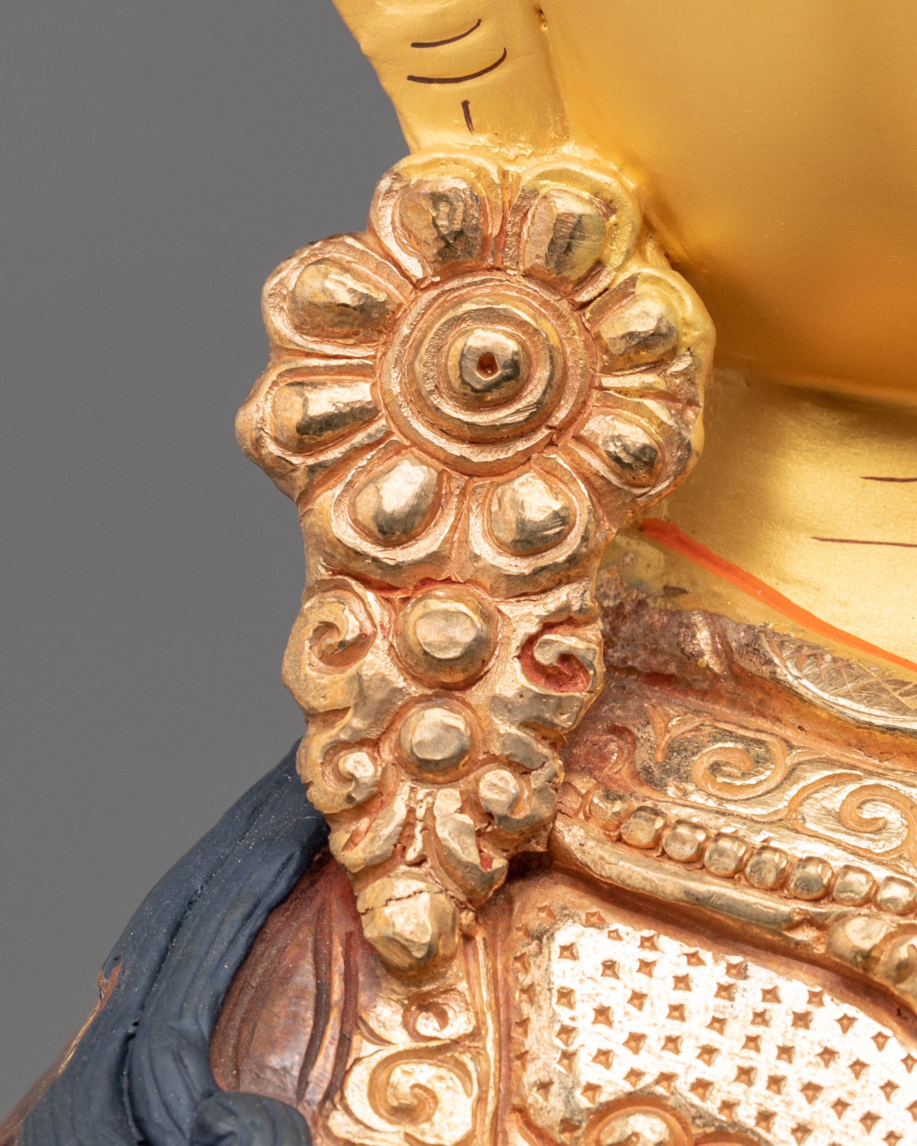 Guru Rinpoche Statue: Master of Wisdom and Protection