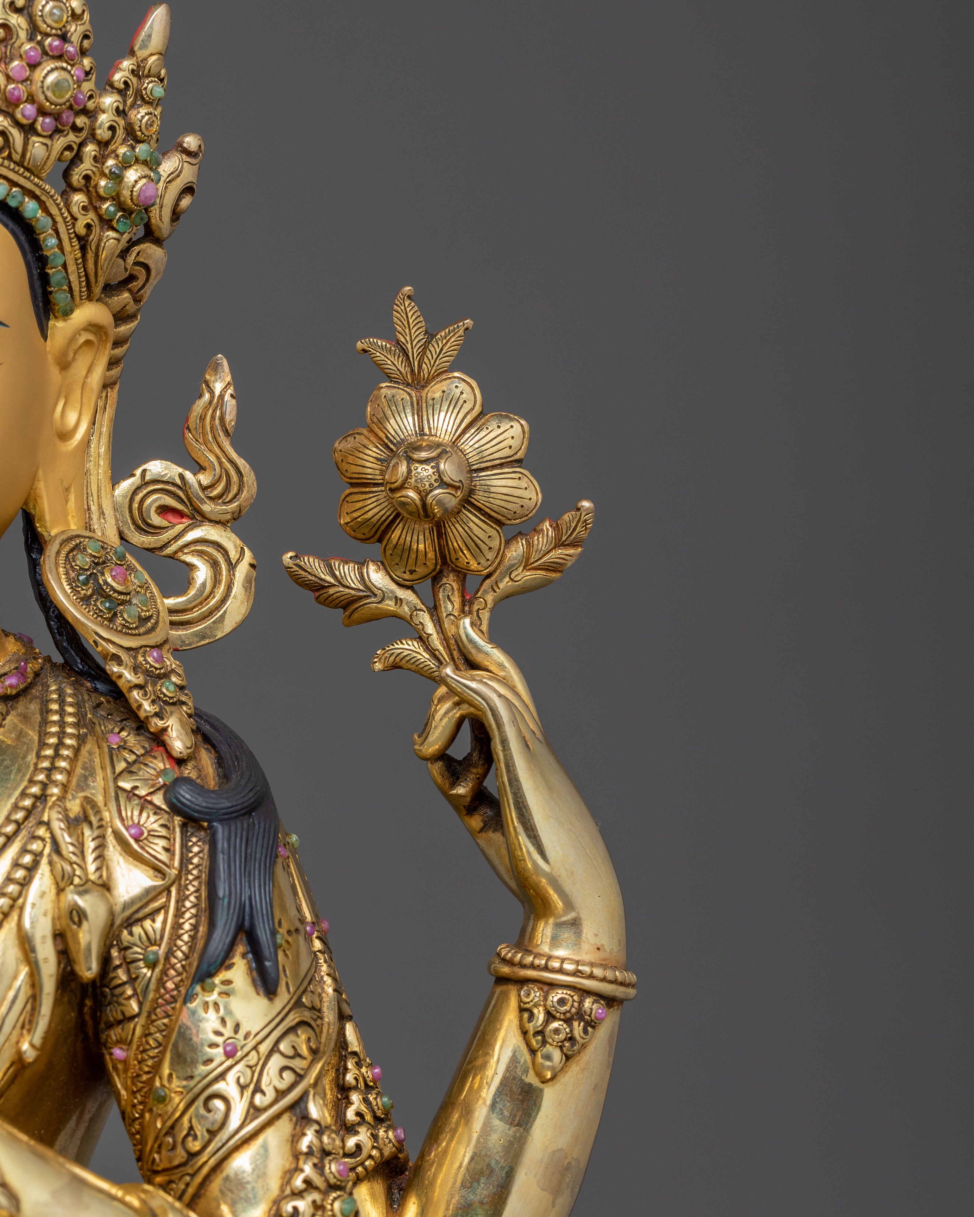 Peaceful Chenrezig Buddha Statue | Hand-Gilded Serenity