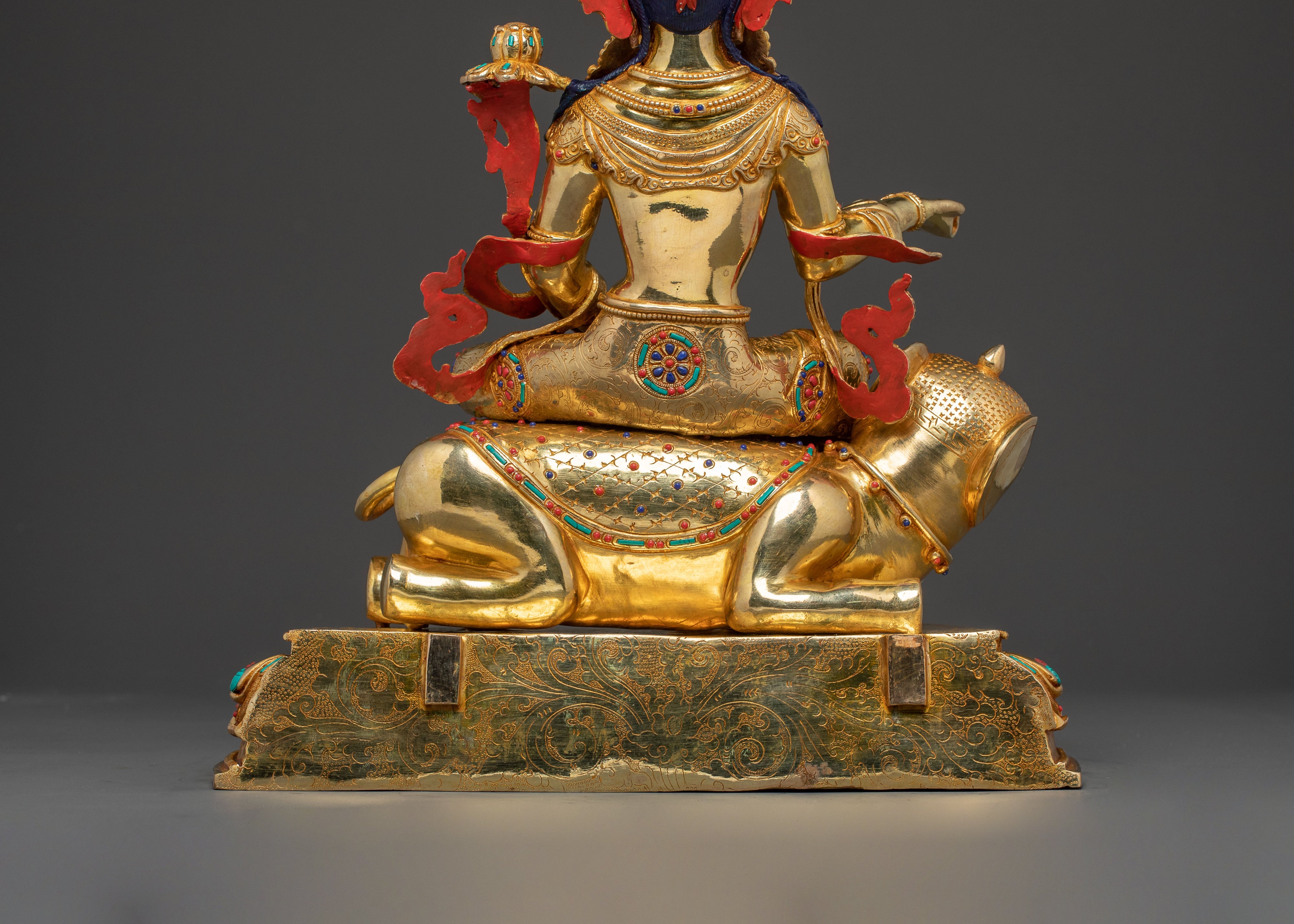 Handcrafted Samanthabhadra Statue: Gilded Copper Art