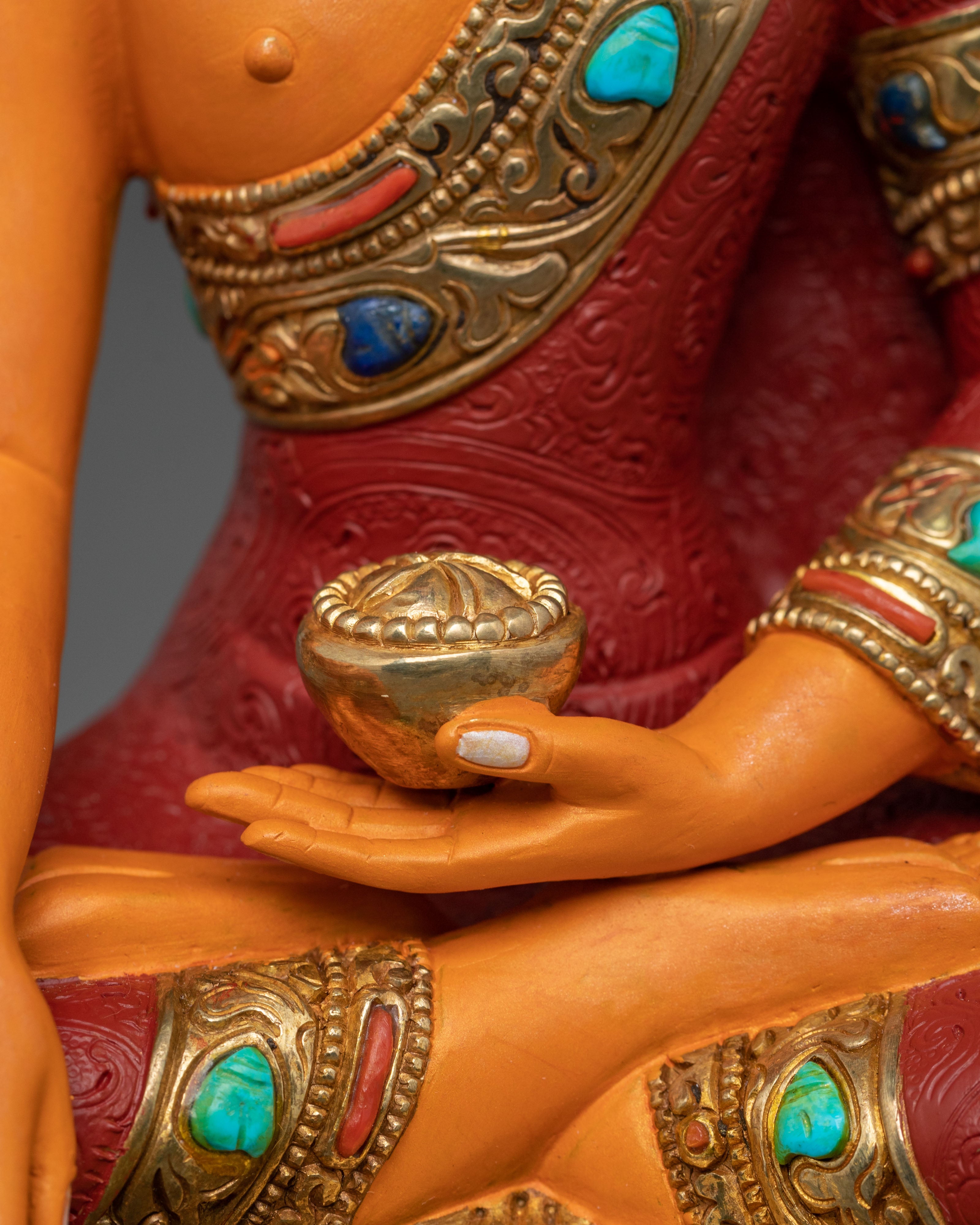 Shakyamuni Buddha Traditional Statue: Meditative Grace