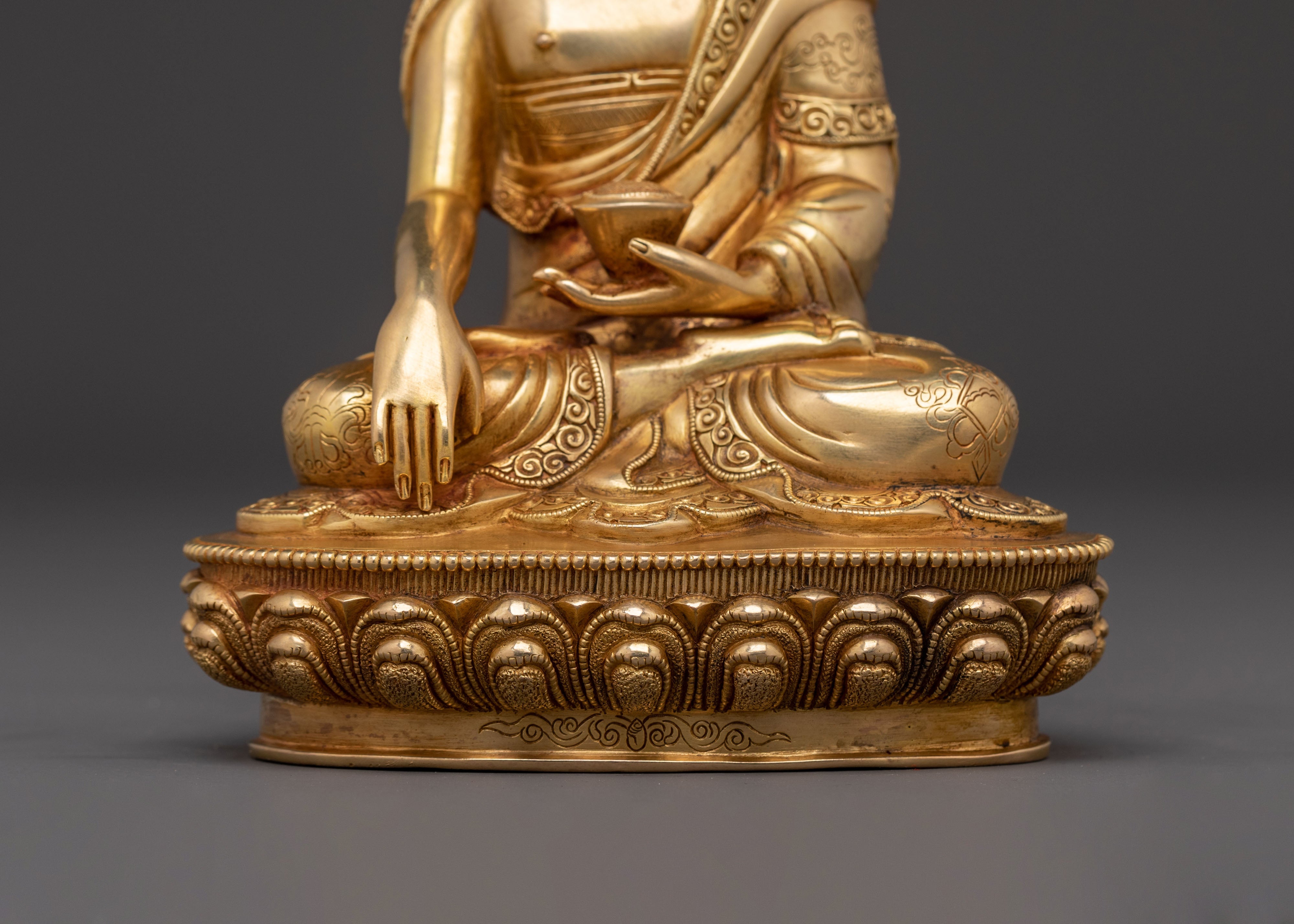 Shakyamuni Buddha Statue | Enlightened Peace