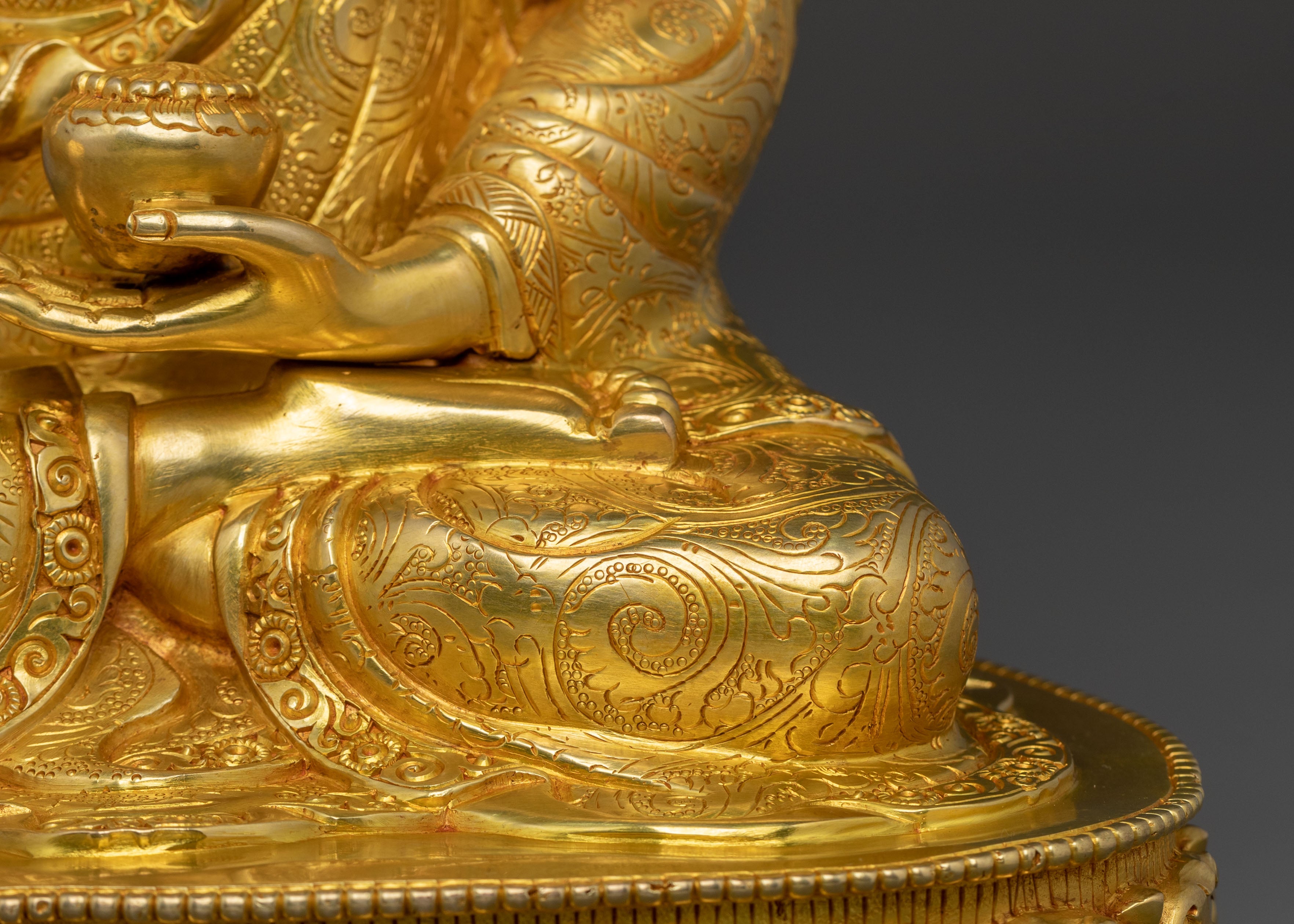 Shakyamuni Buddha Statue | Peaceful Figurine