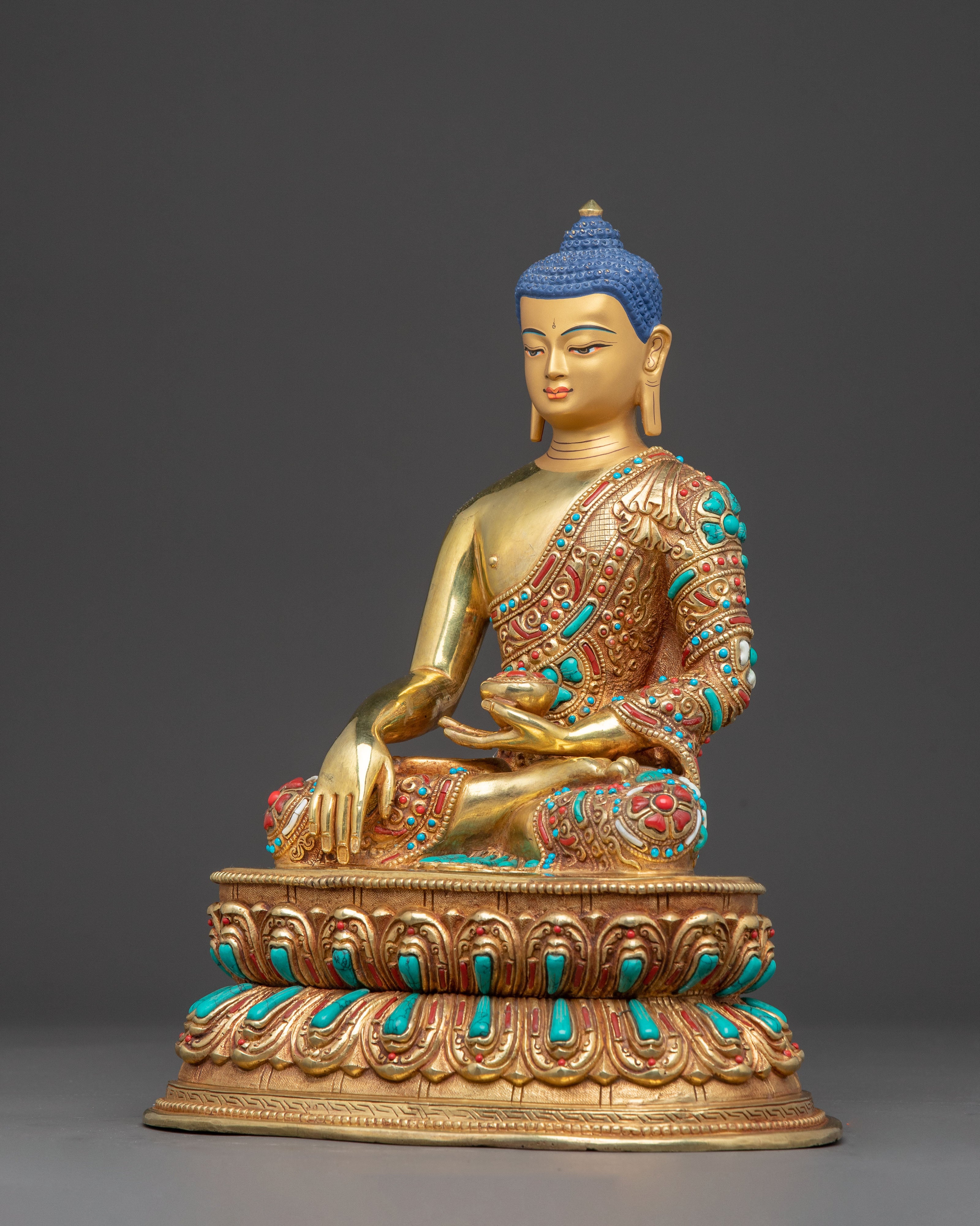 Shakyamuni Buddha Sculpture: Symbol of Power and Wisdom