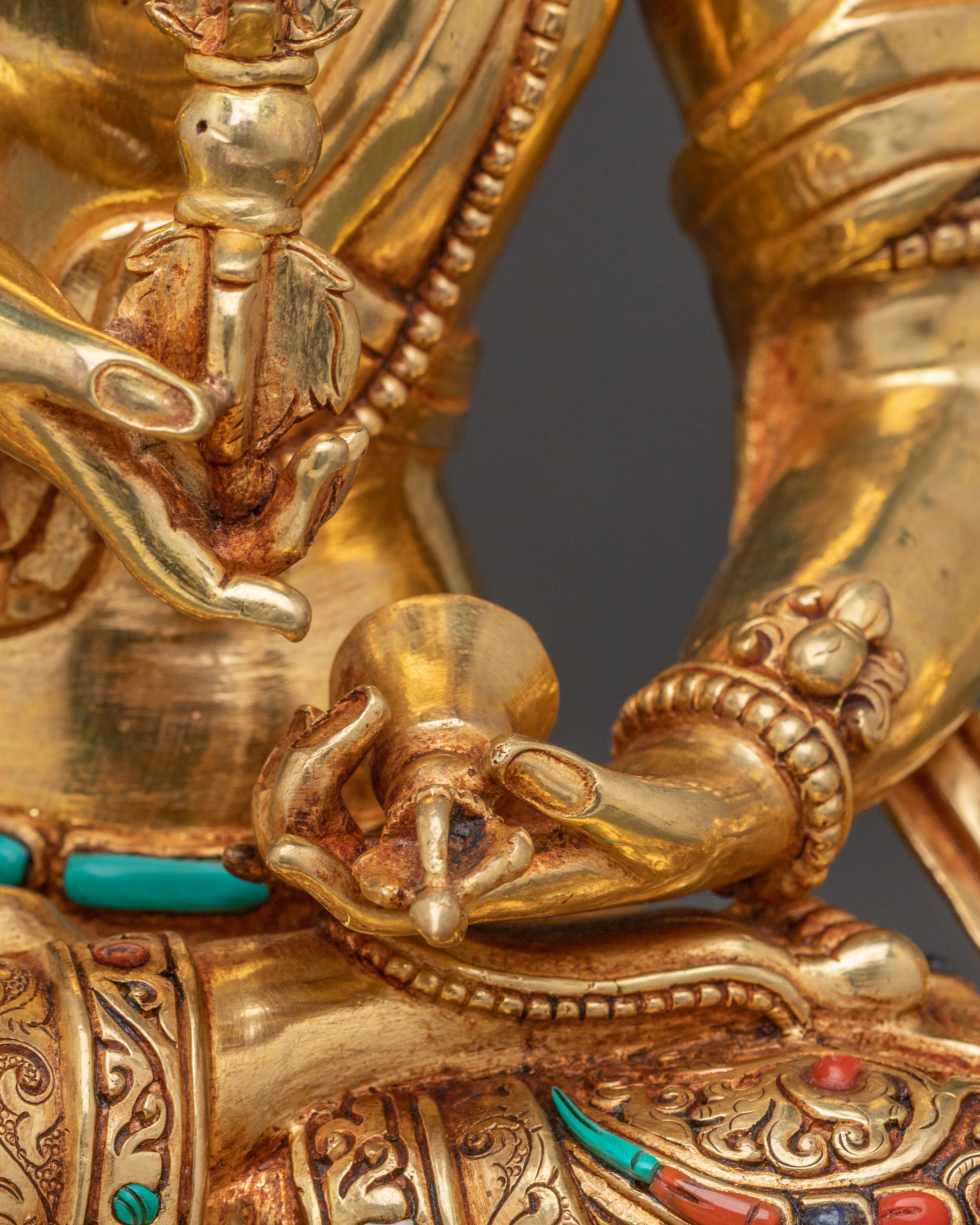 Vajrasattva Buddhist Blessing Statue – Radiant 24K Gold Masterpiece