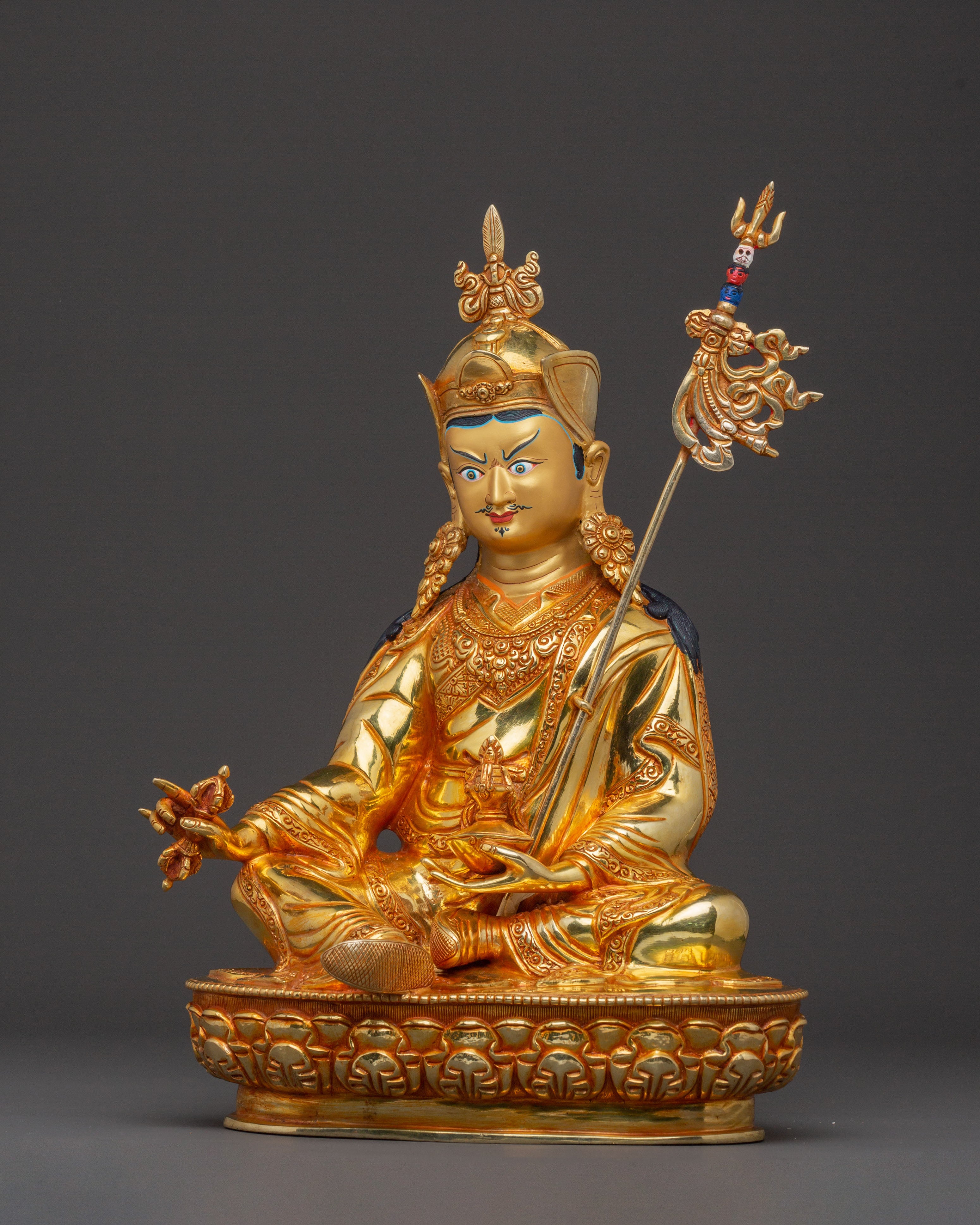 Lotus King Guru Rinpoche Statue – Authentic Nepali Serenity