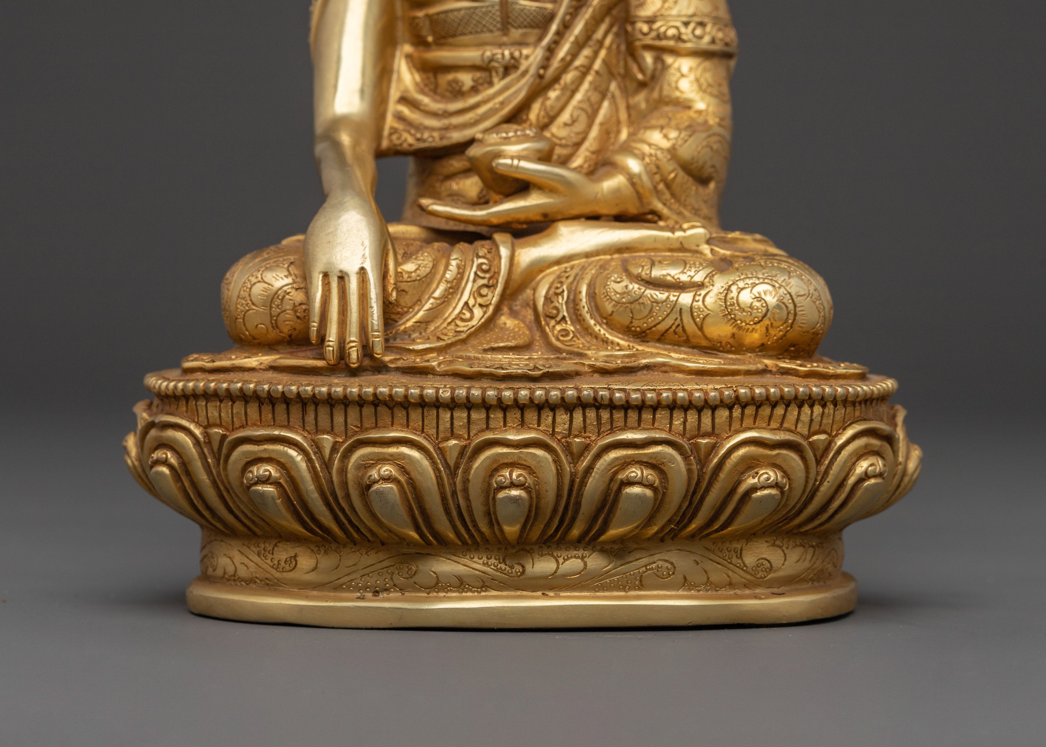 Shakyamuni Buddha Statue | Peaceful Meditation