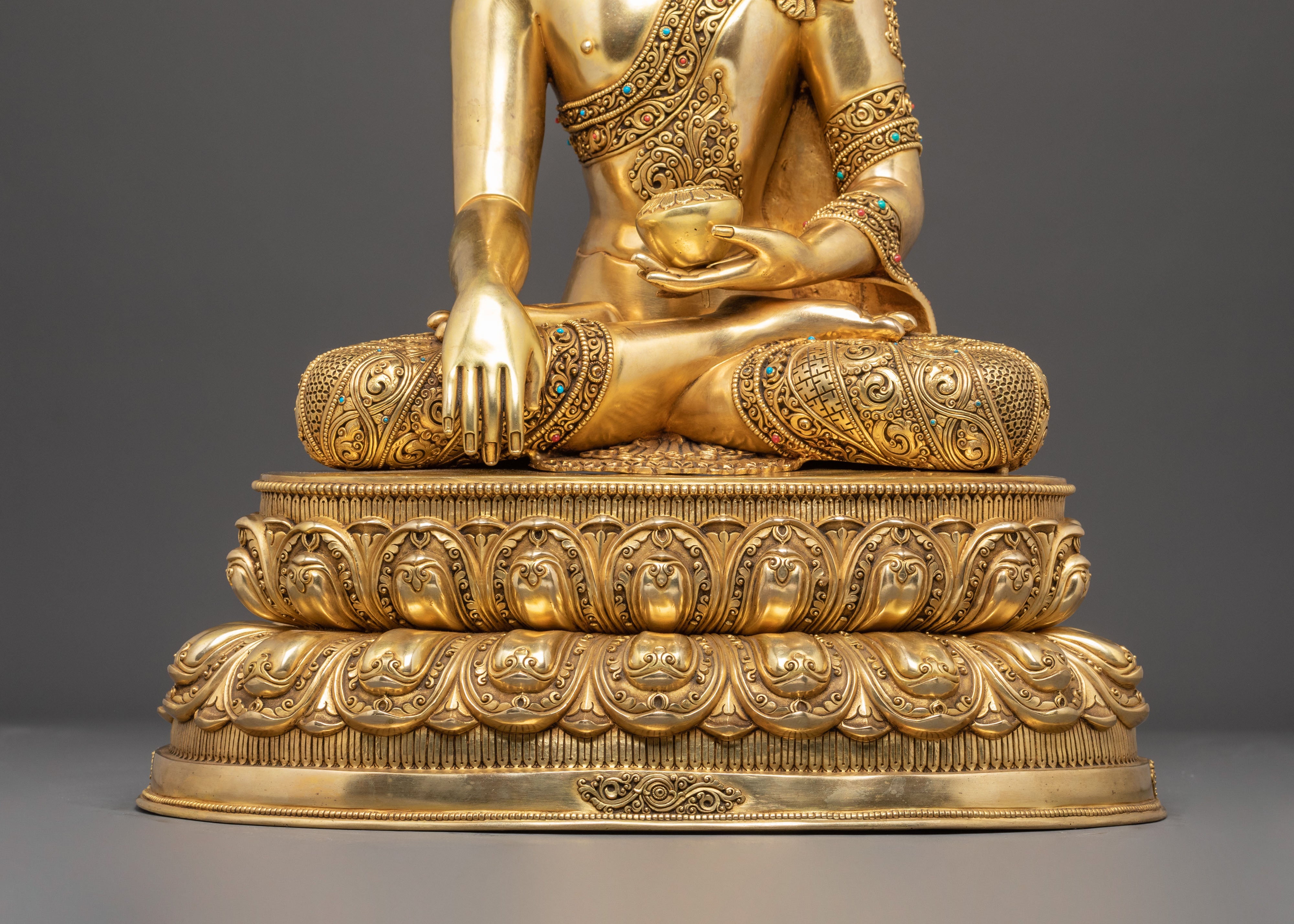 Radiant Statue of Historical Shakyamuni Buddha | Founder of Buddhism