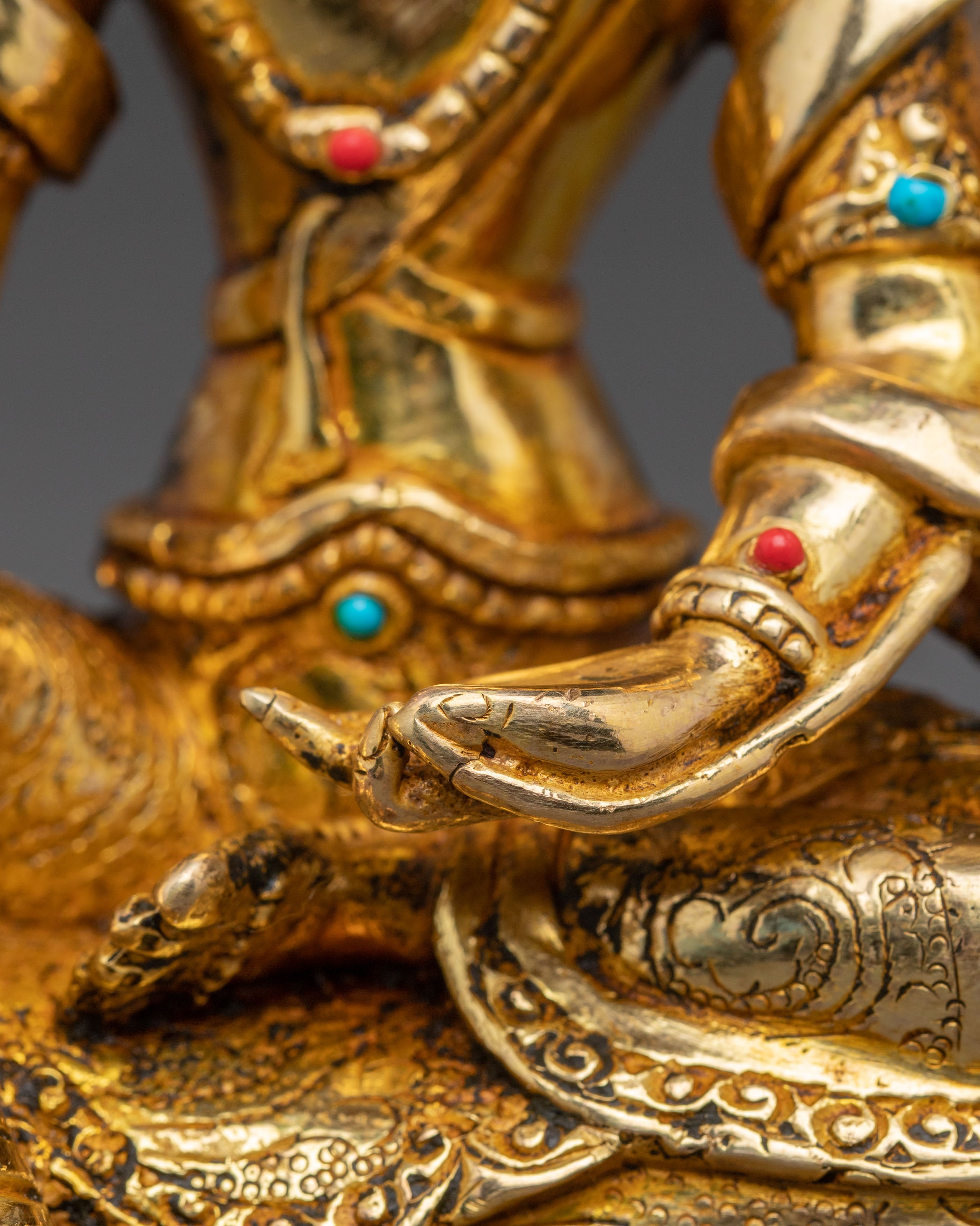 Golden Statue of Samanthabhadra | Dharma Protector
