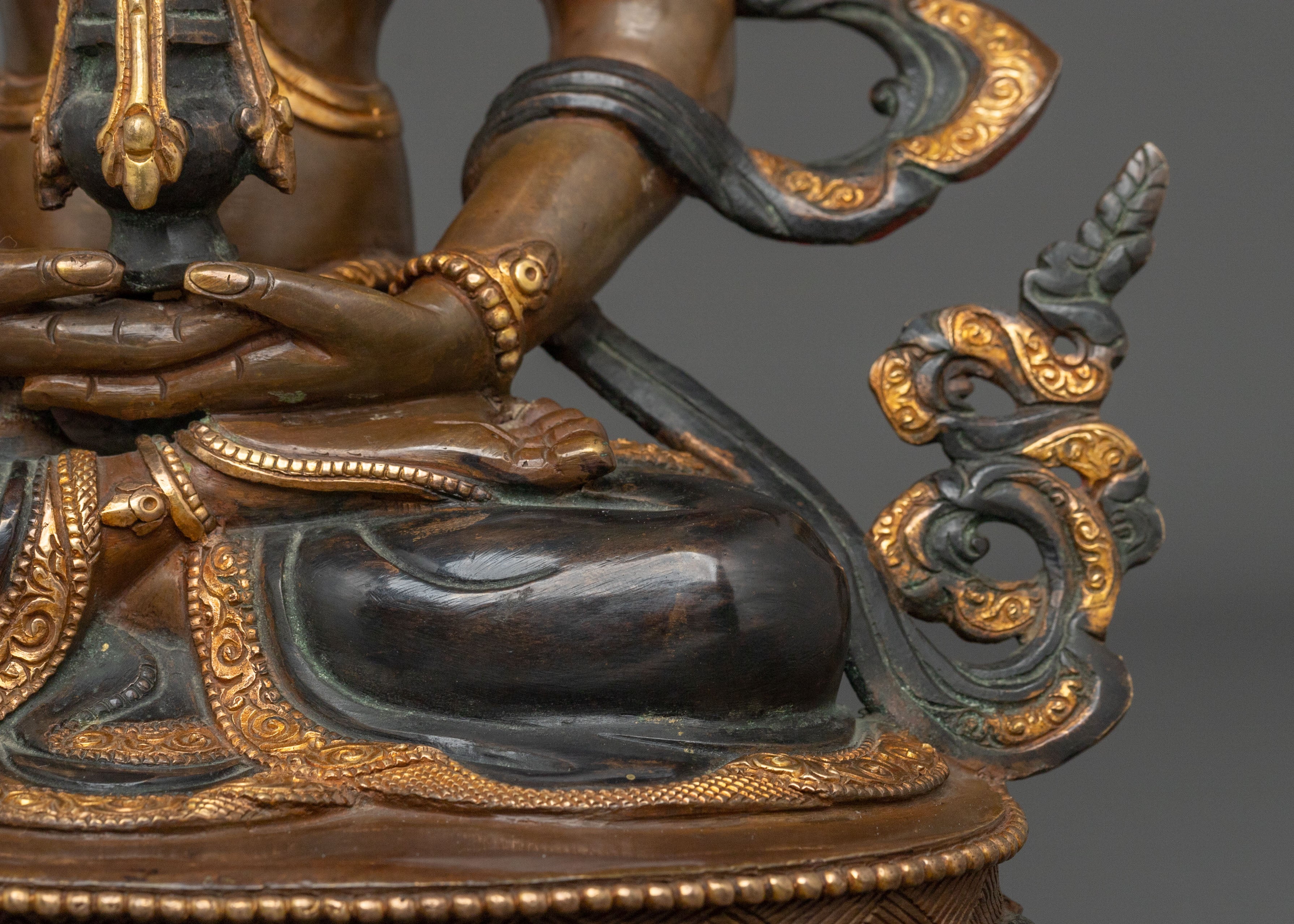 Amitayus Statue: Longevity Deity