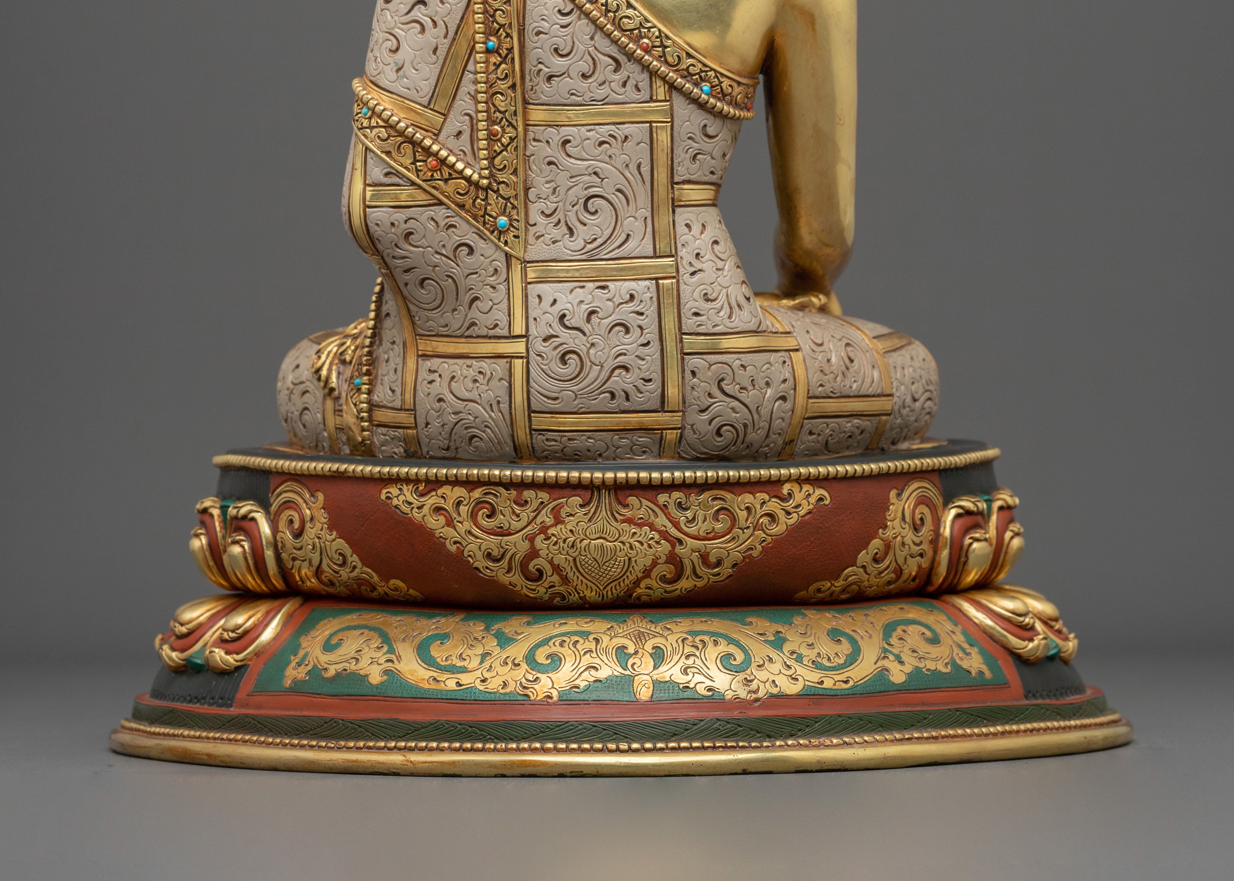 Shakyamuni Buddha Statue: Founder of Dharma