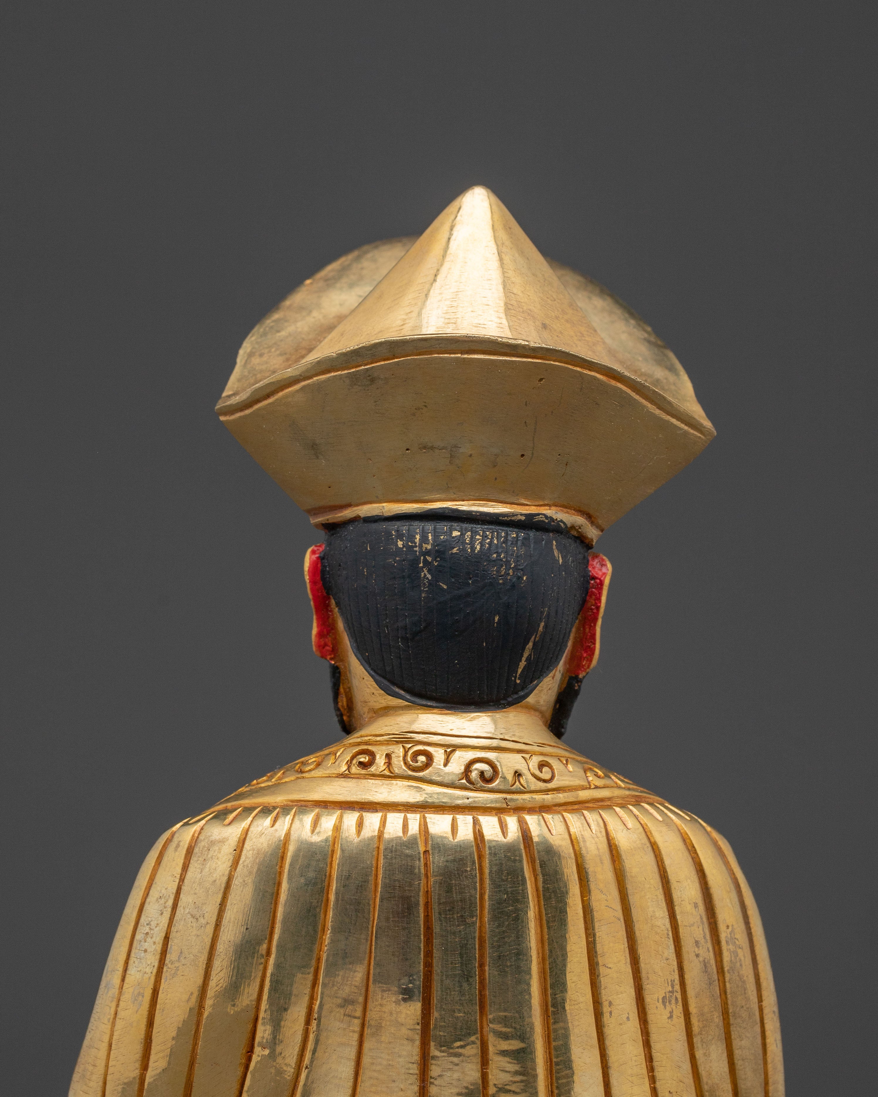 Divine Guru Shapdum Statue – Hand-Gilded Copper Artistry