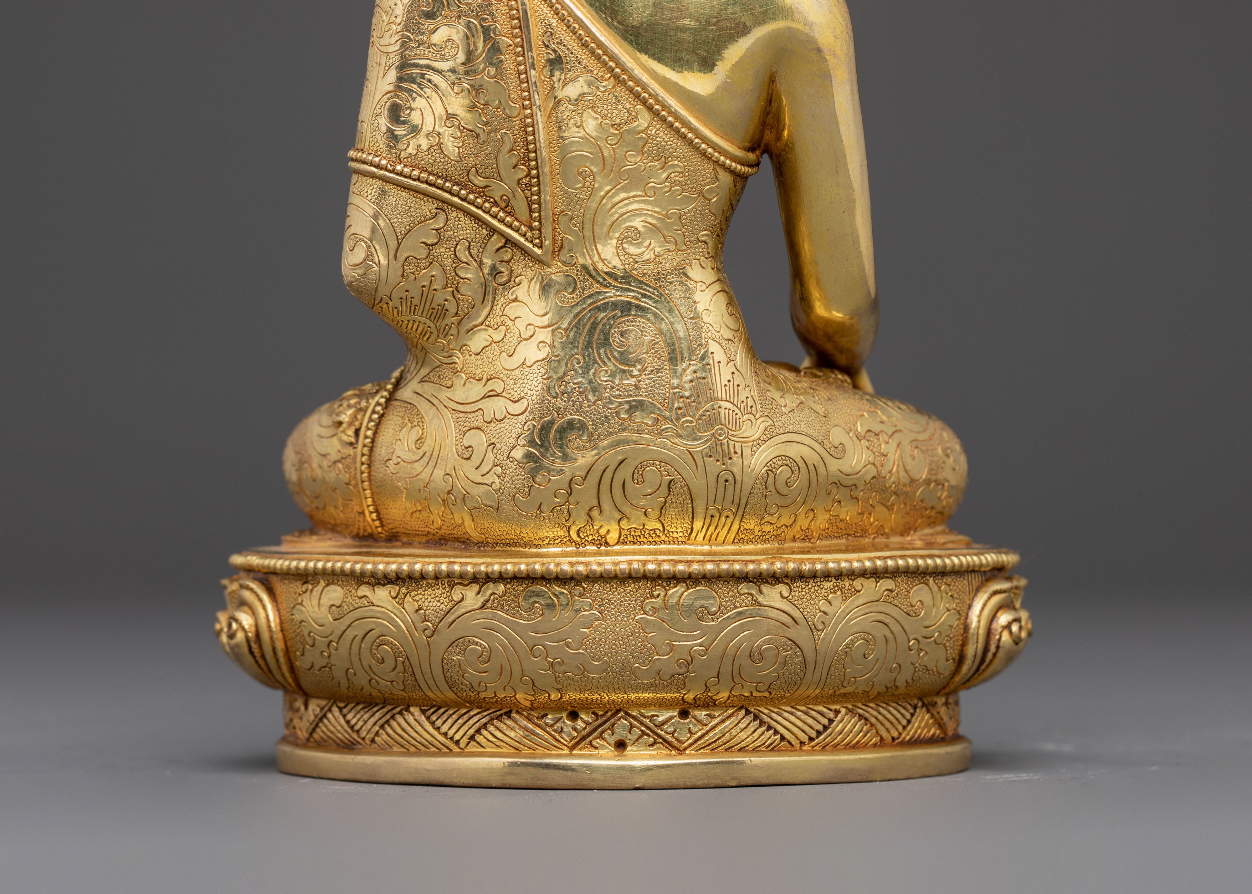 Shakyamuni Enlightened Buddha Statue: Handcrafted Serenity