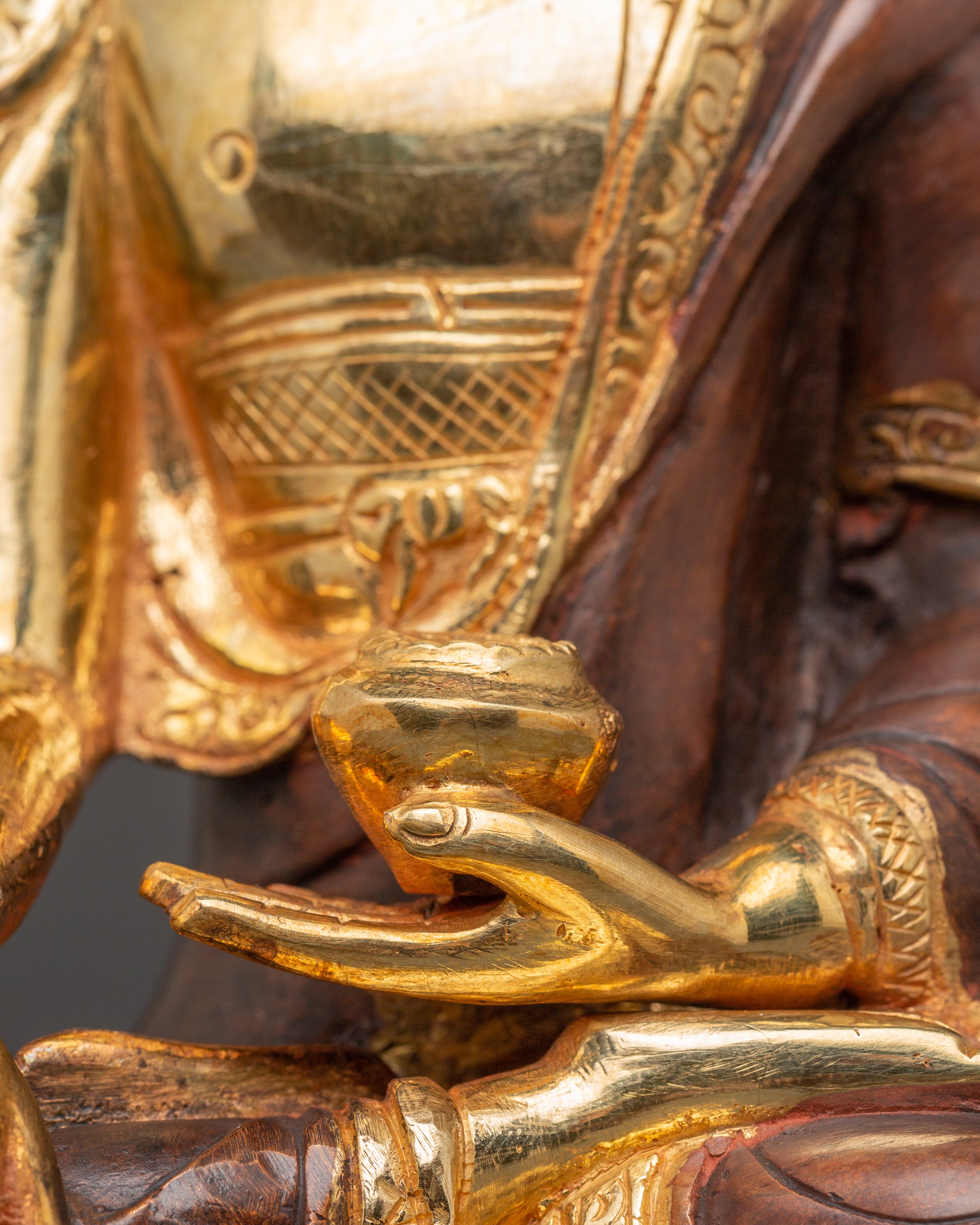 Shakyamuni Buddha Statue: Meditation and Mantra Practice