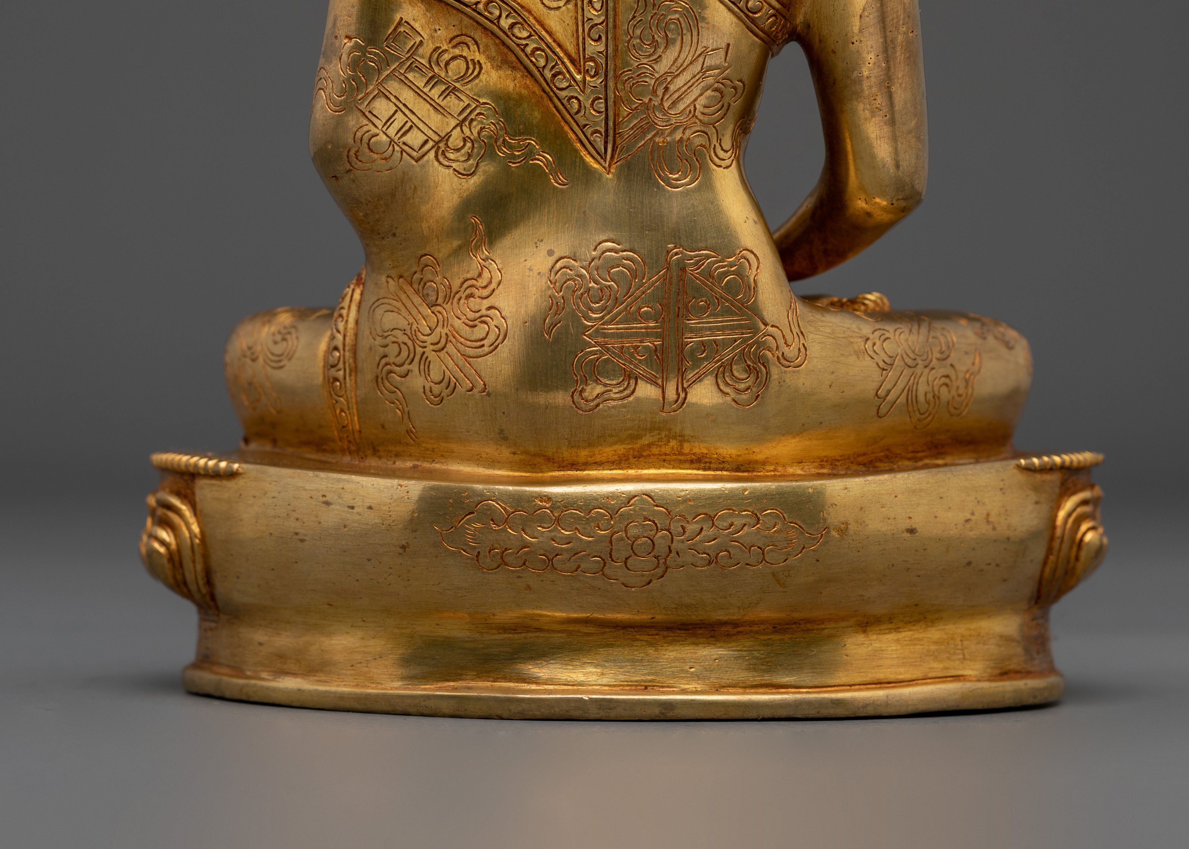 Serene Amitabha Buddhist Deity Statue: Buddha of Infinite Light
