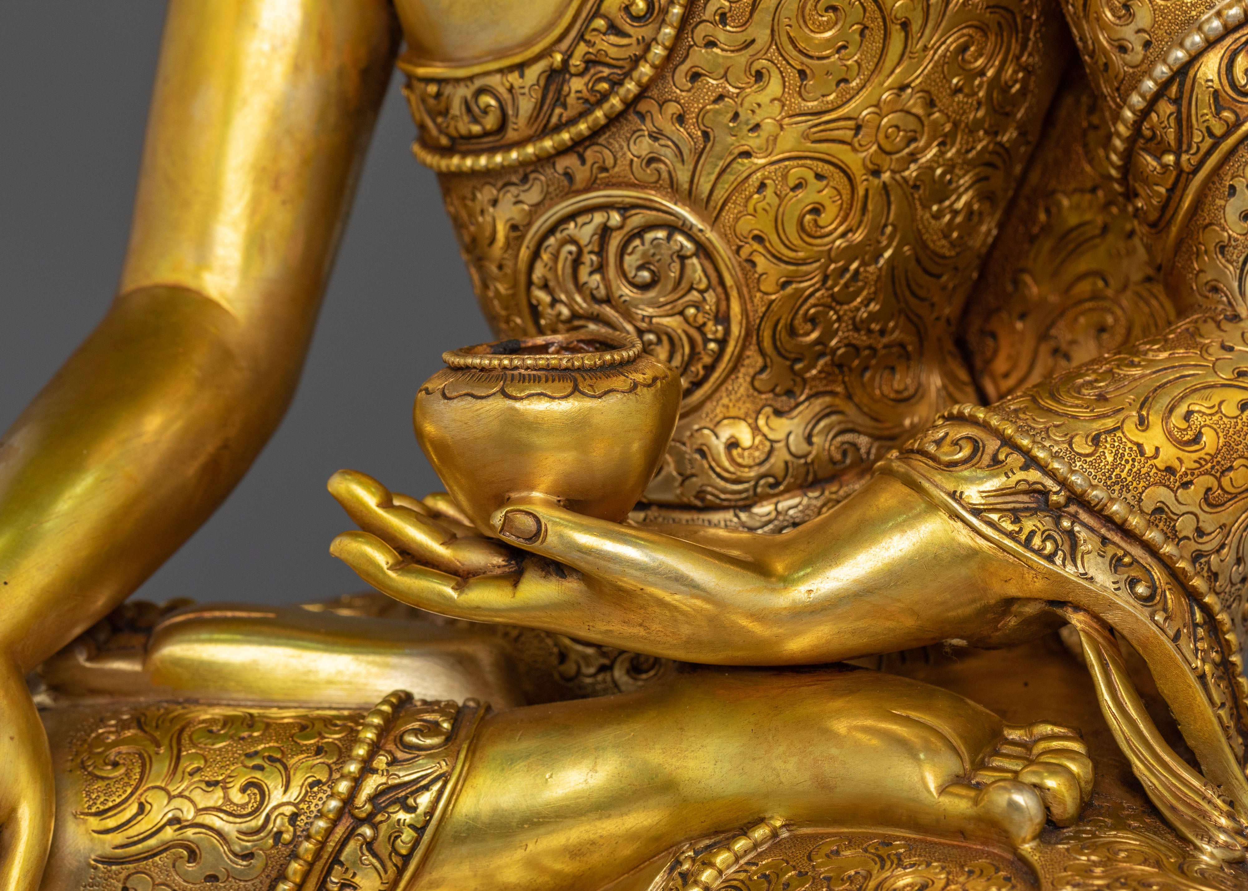 Shakyamuni Buddha Divine Figurine for Altar