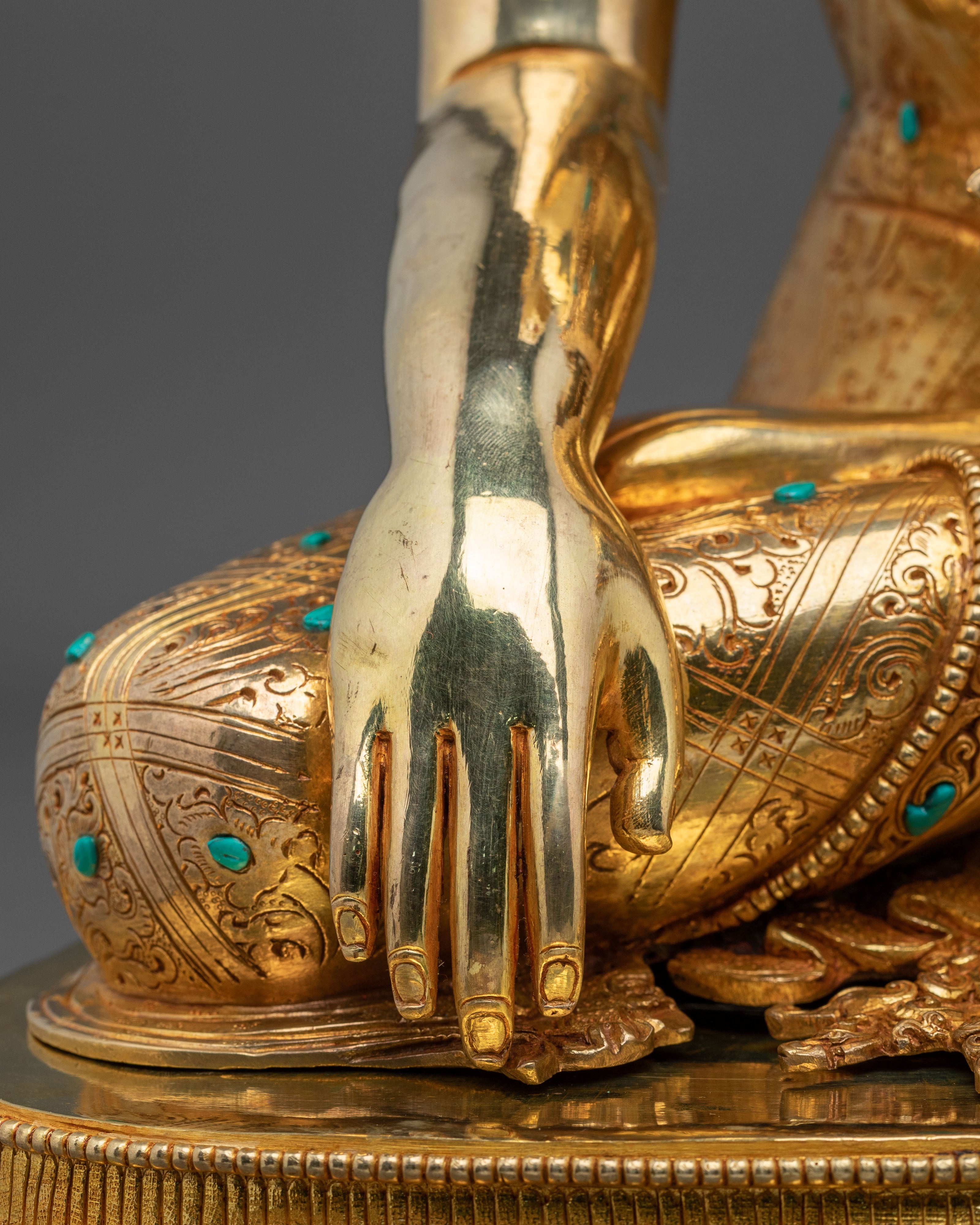 Himalayan Shakyamuni Buddha Sculpture | Gilded Serenity