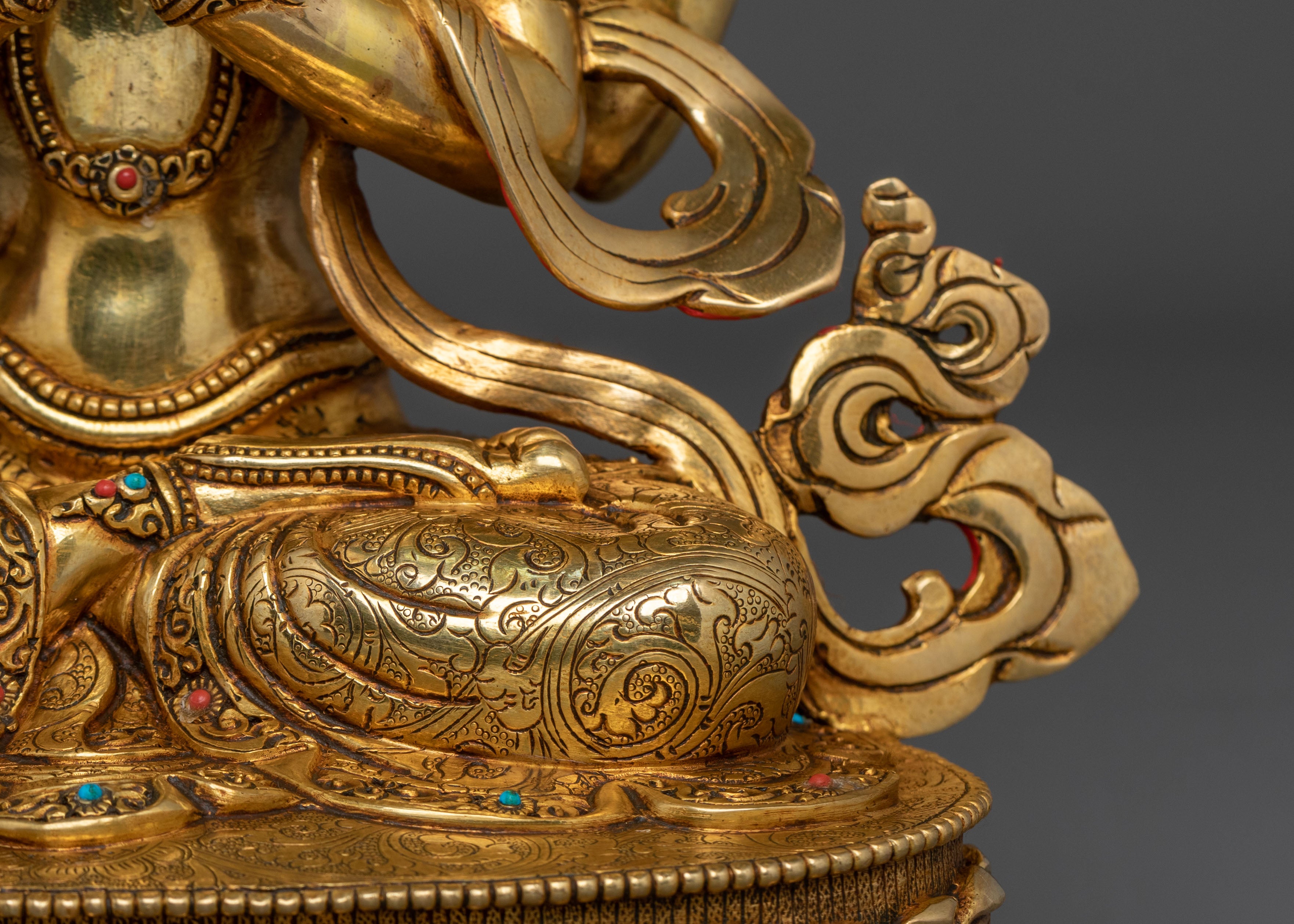 Four Armed Chenrezig Statue: Compassionate Figurine