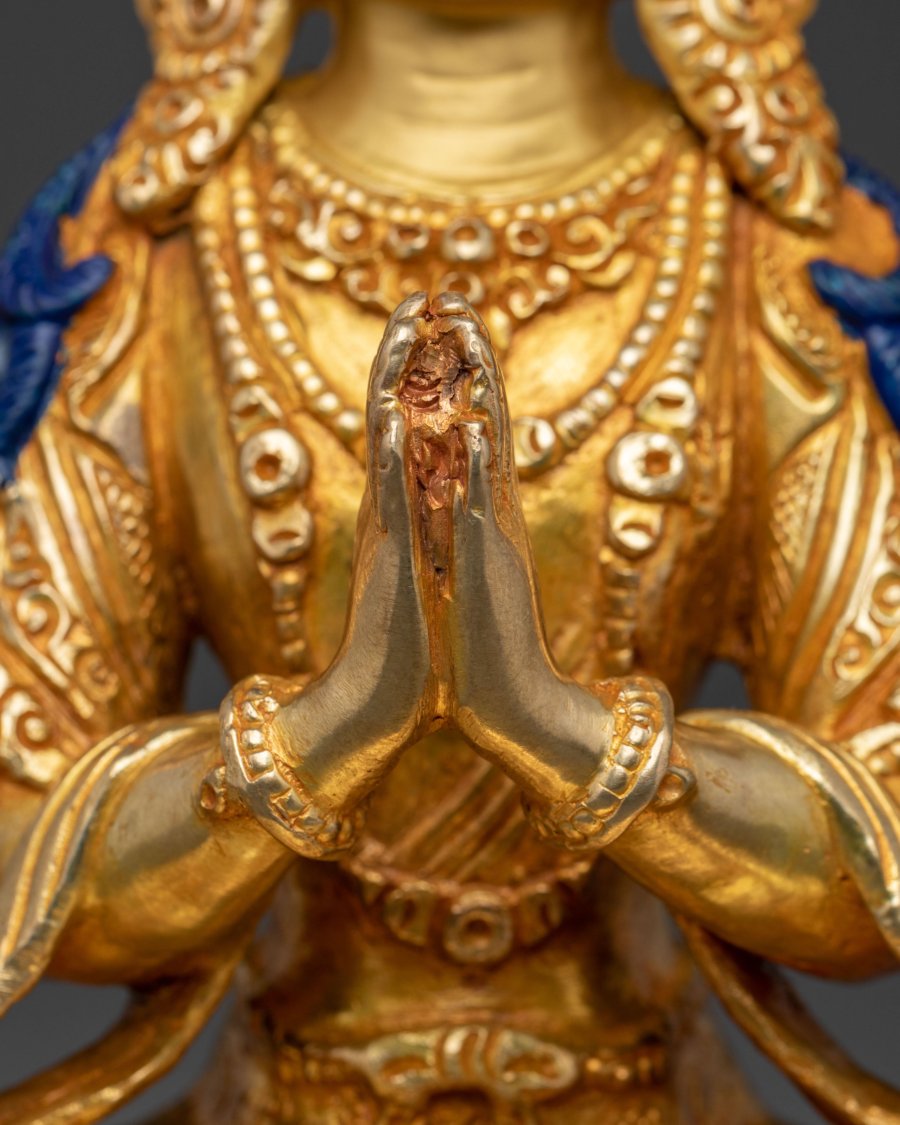 Compassionate Bodhisattva Chenrezig Spiritual Statue