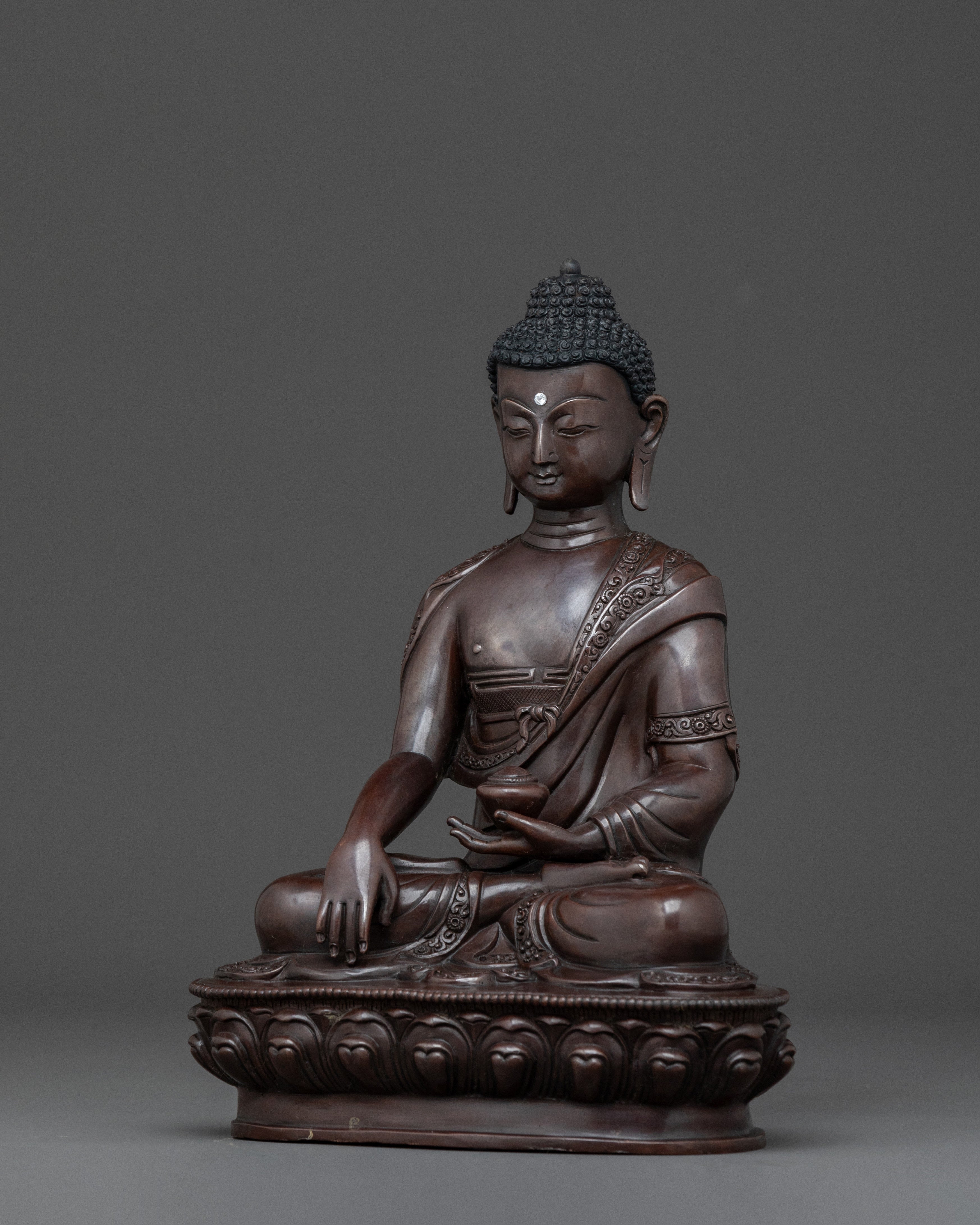Shakyamuni Buddha: Buddhist Sacred Figurine