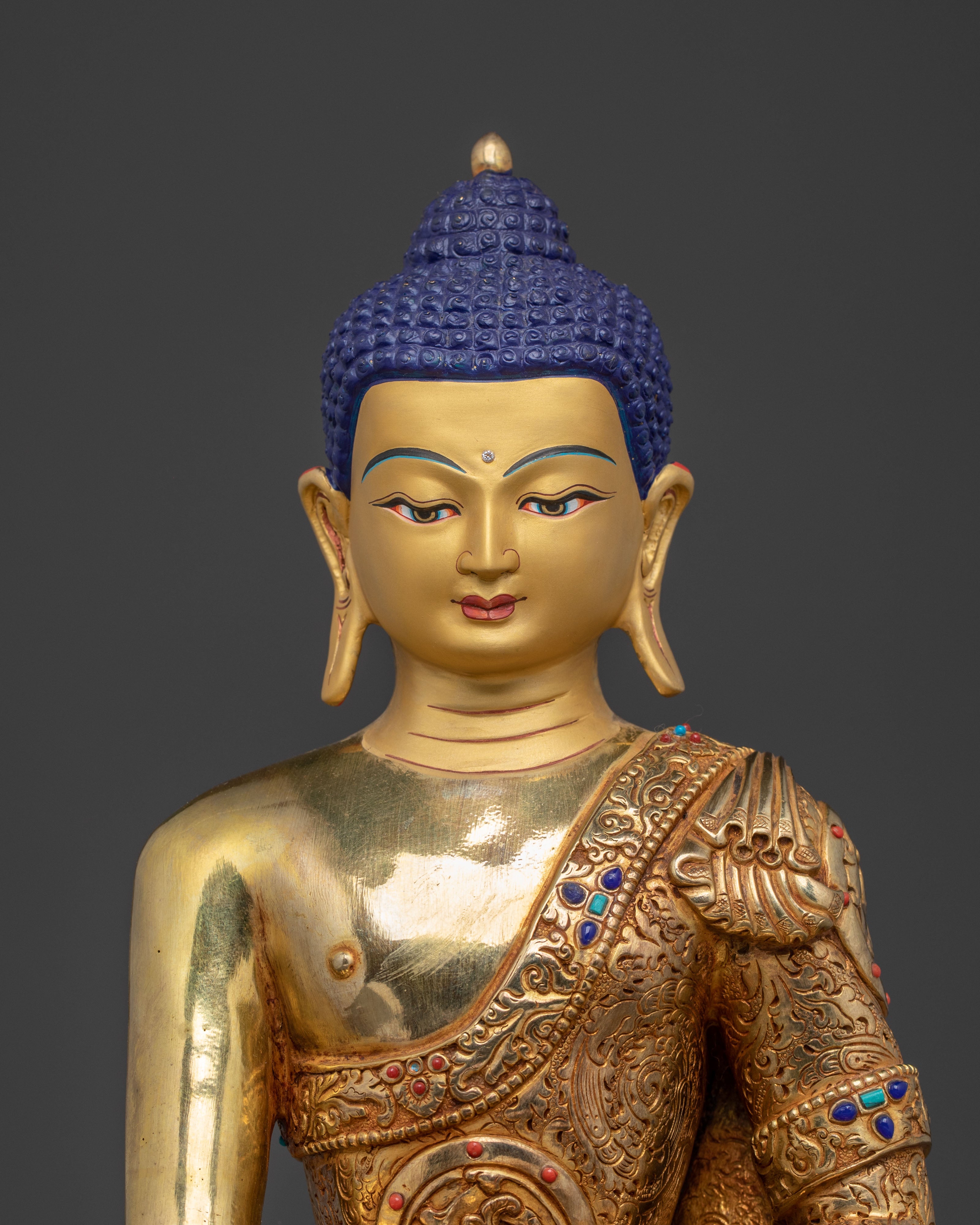 Shakyamuni Buddha Peace Statue: Gilded Serenity