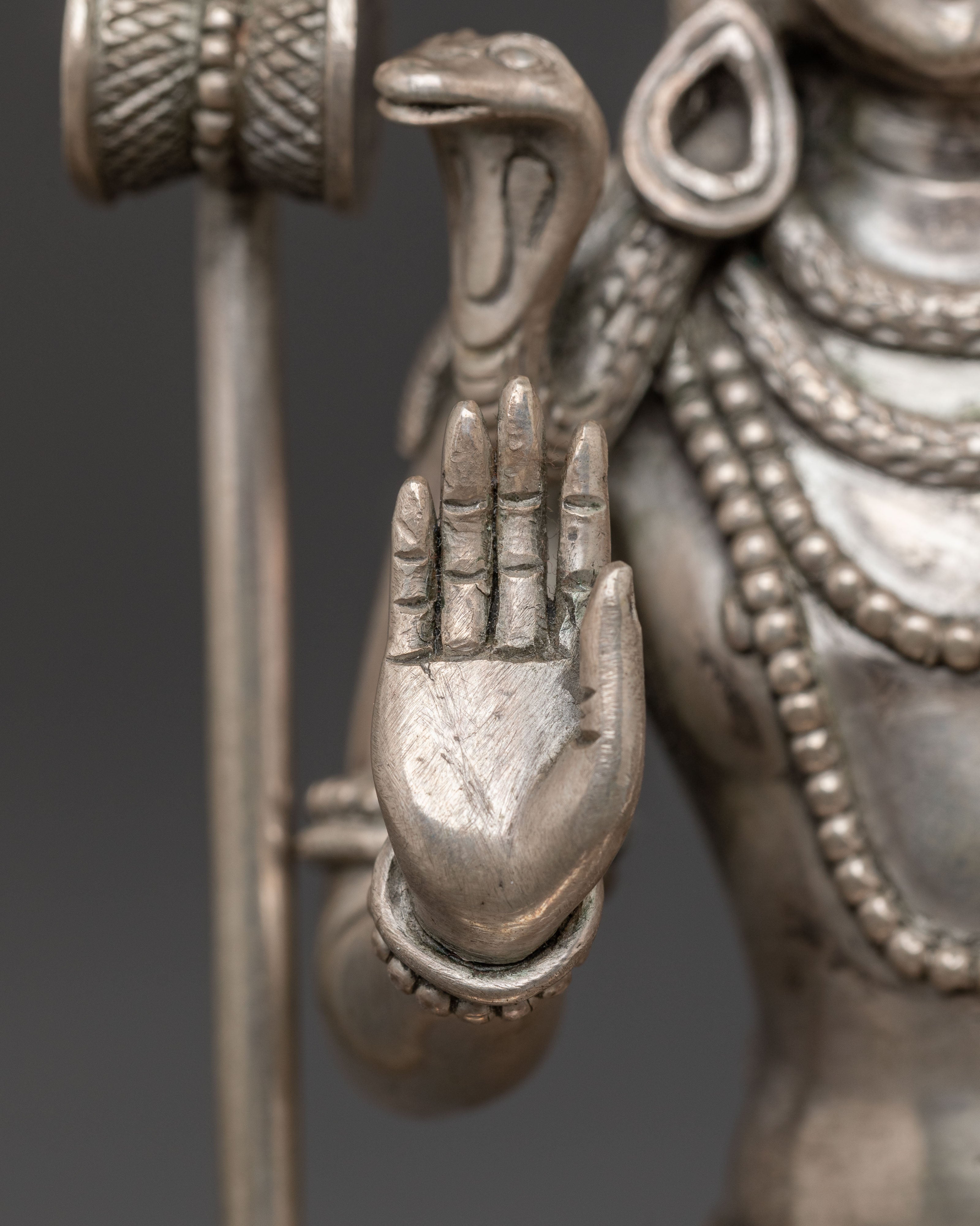 Shiva Meditation Statue – Exquisite Silver Artistry