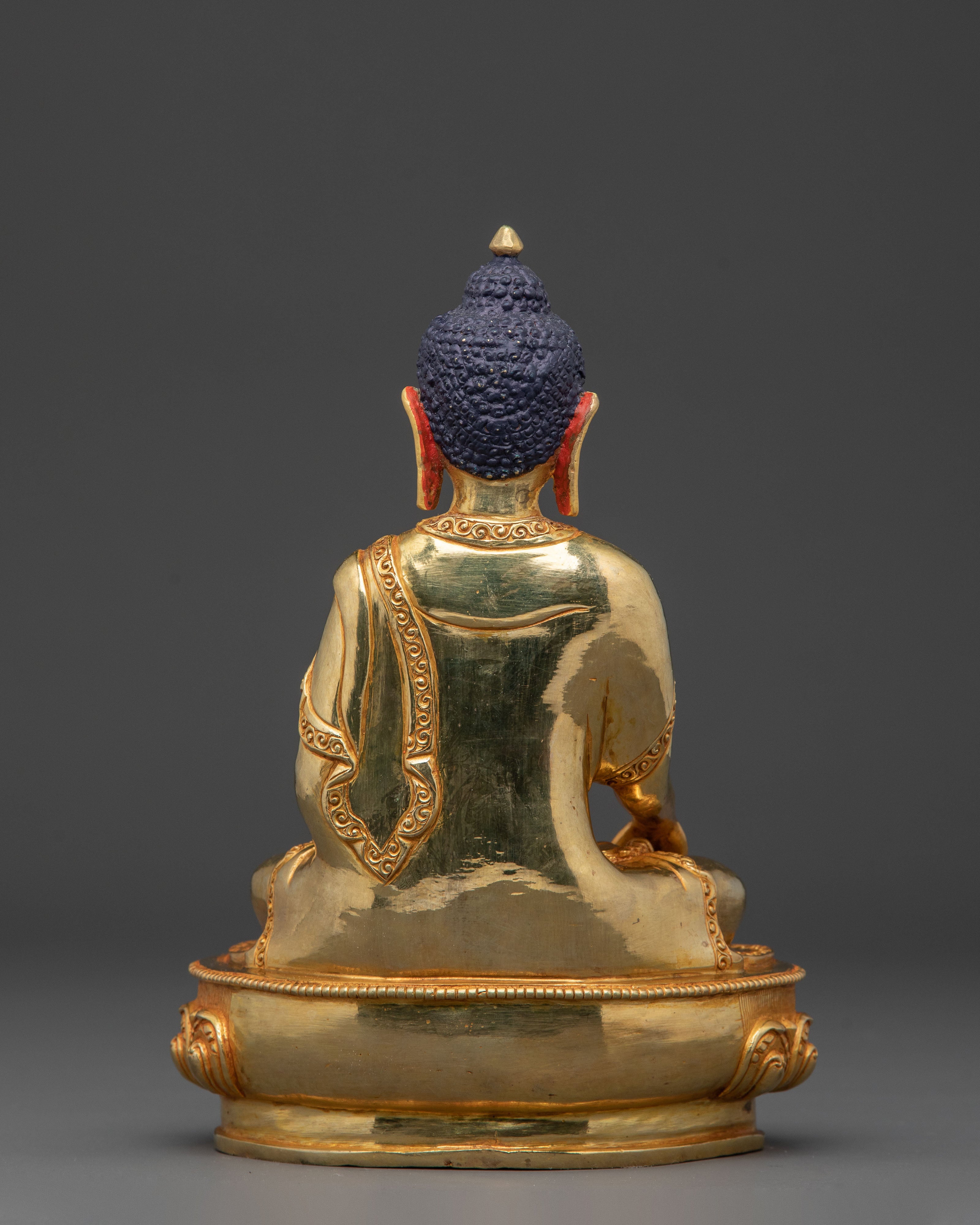 Traditional Shakyamuni Buddha Golden Statue – Handcrafted Serenity