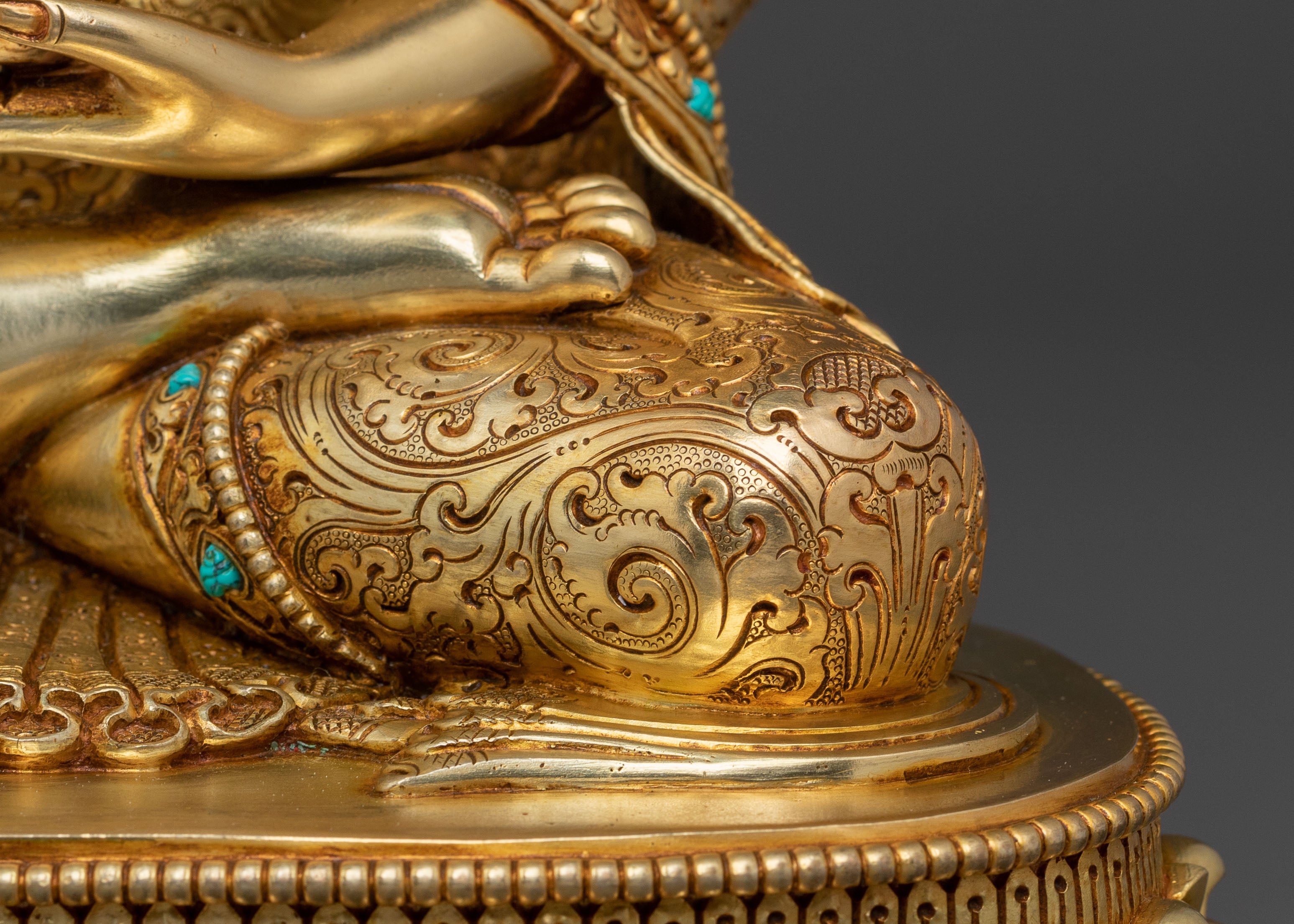 Shakyamuni Buddha Altar Statue Decor | Spiritual Home Accent