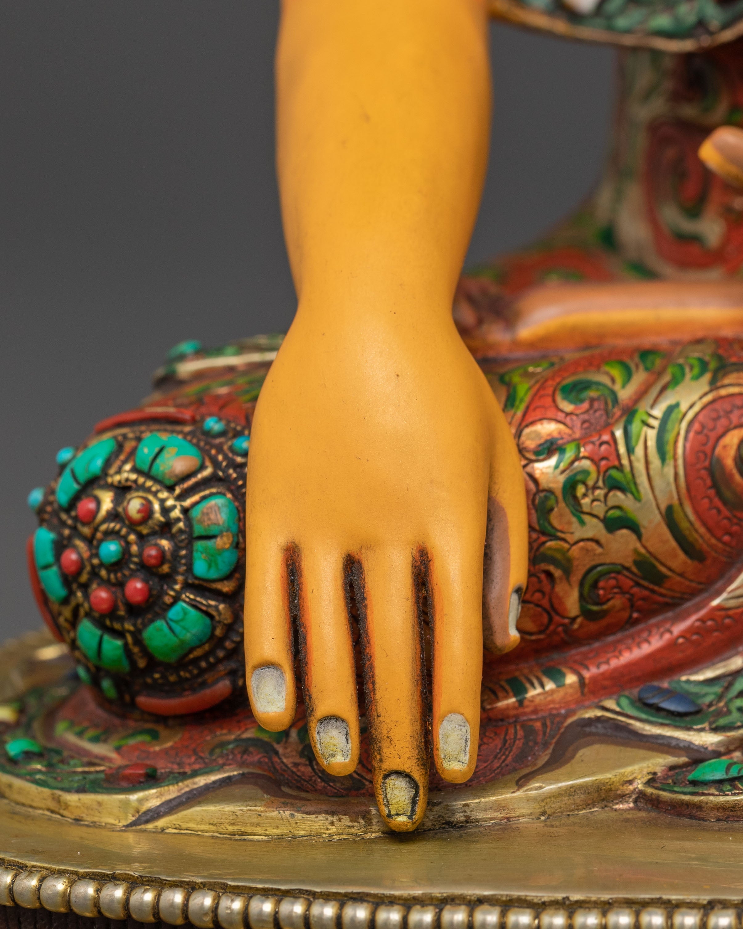 Shakyamuni Buddha Statue – Serene Nepali Artistry
